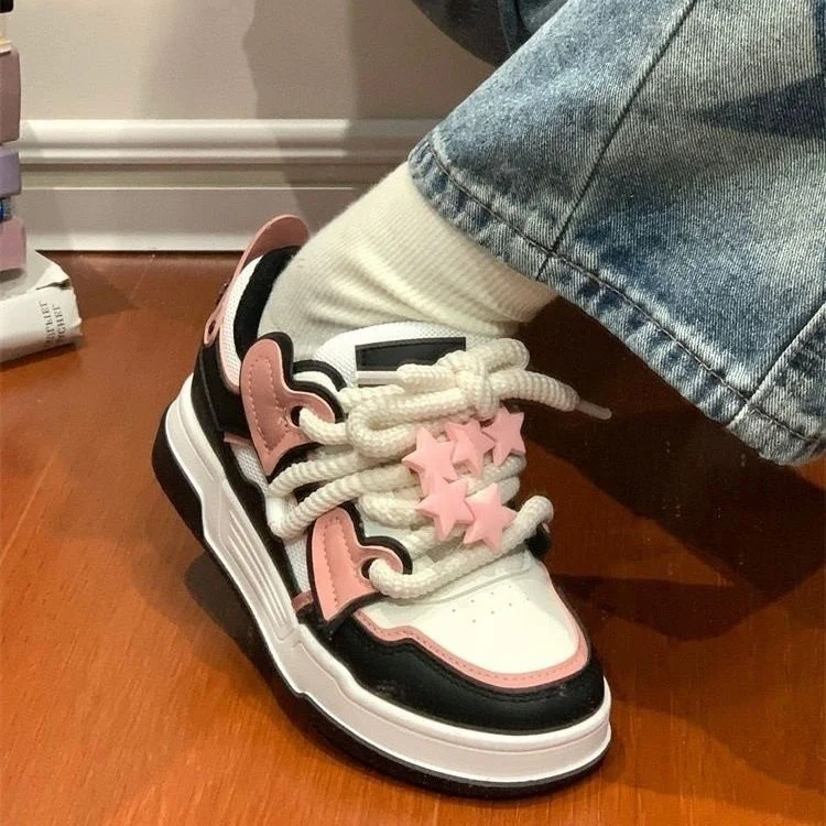 Damen Sneakers mit dekorativen Sternen von Heidi Mode - Image 2