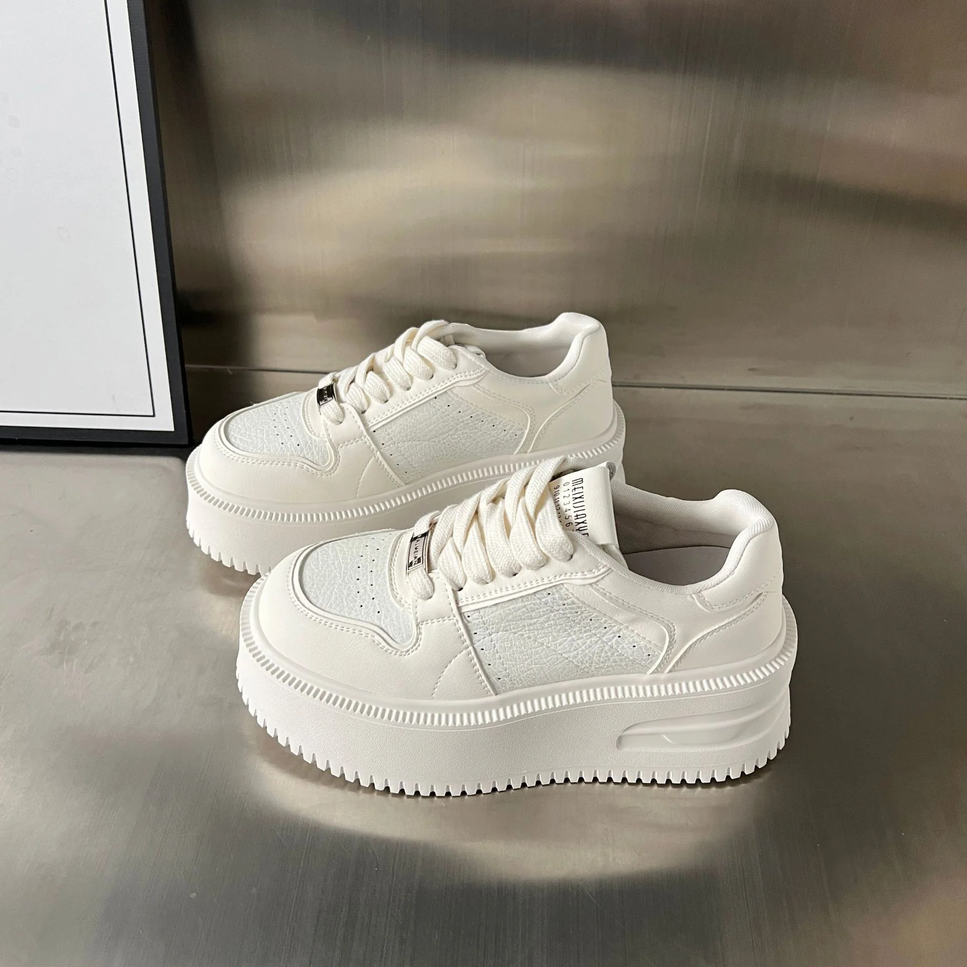 Damen Sneakers mit dickem Plateau und atmungsaktiver Obermaterialstruktur Heidi Mode - Image 2