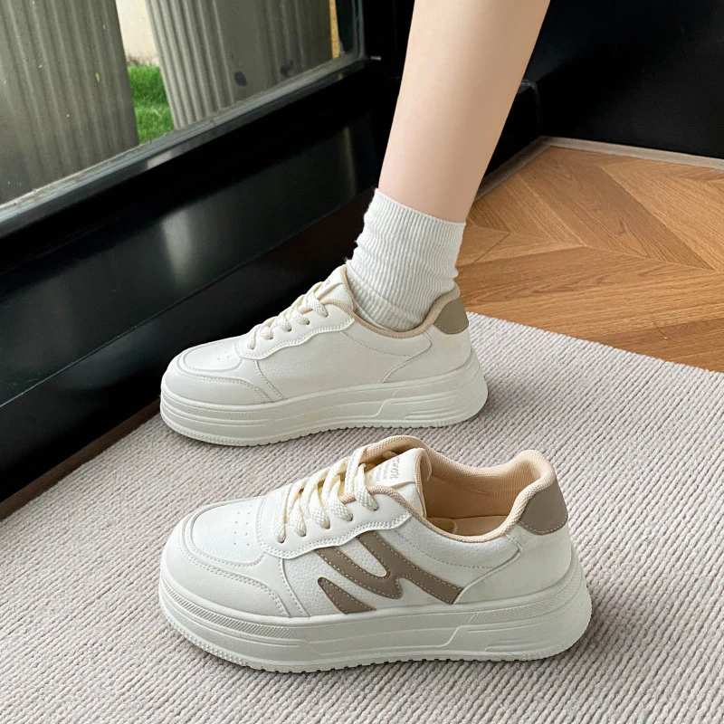 Damen Sneakers mit dicker Komfortsohle und modischem Logo Heidi Mode - Image 3