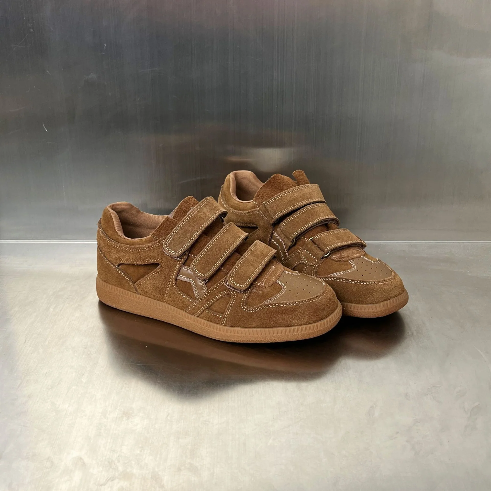 Damen Sneakers mit doppeltem Klettverschluss und weicher Schaumstoffdämpfung Heidi Mode - Image 4