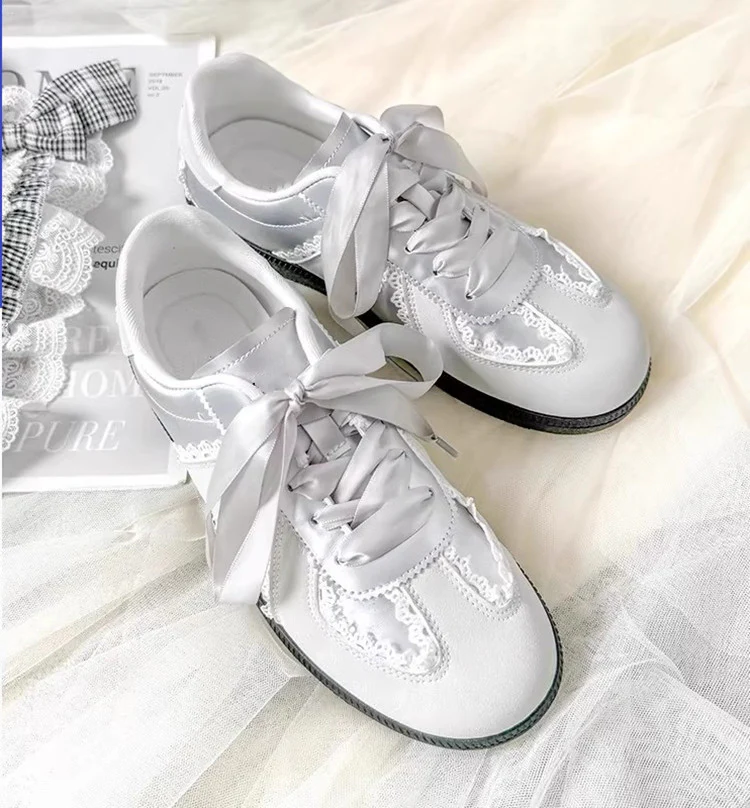 Damen Sneakers mit elegantem Satinband und feinen Häkelverzierungen Heidi Mode - Image 6