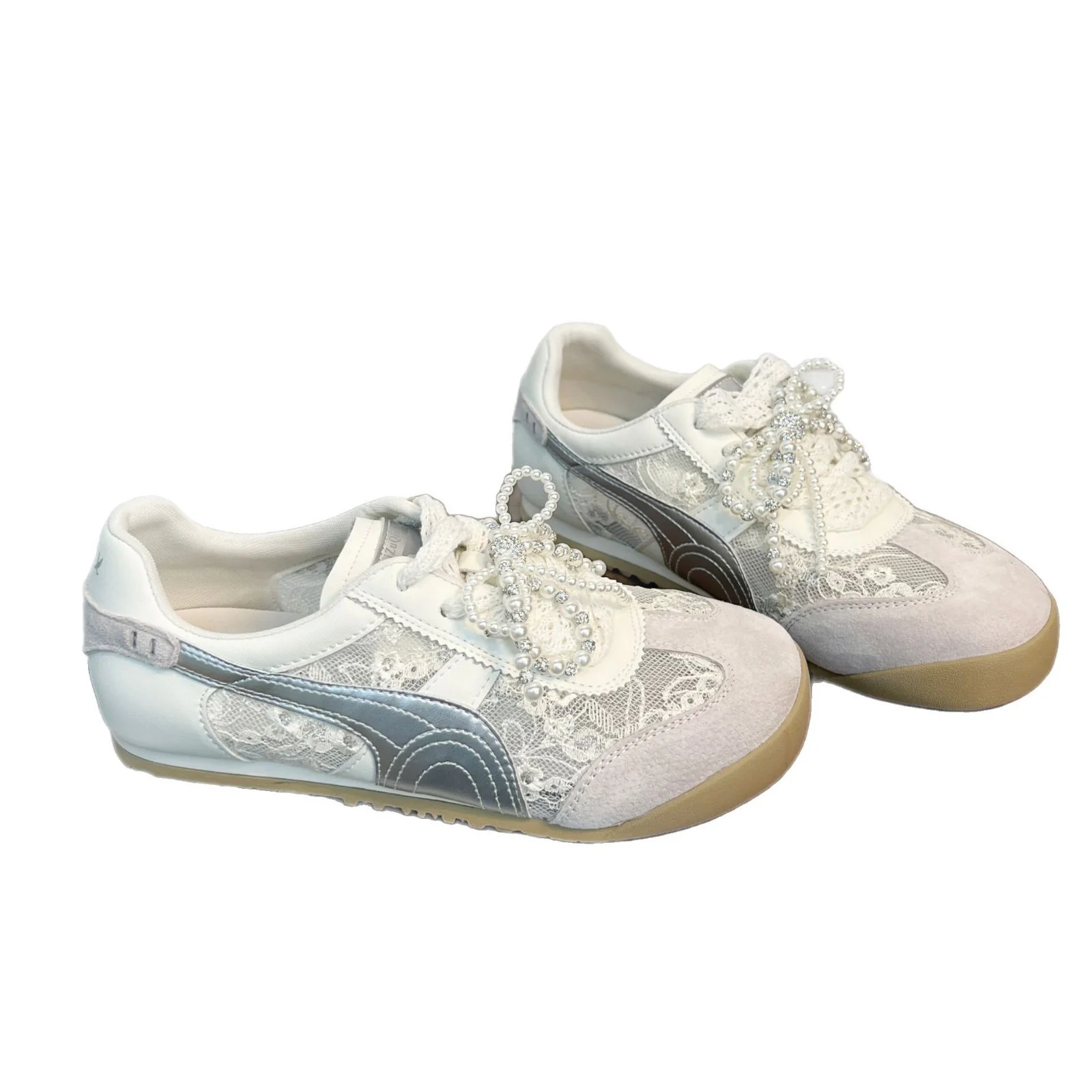 Damen Sneakers mit eleganten Spitzeneinsätzen und modischen Perlenverzierungen Heidi Mode - Image 5