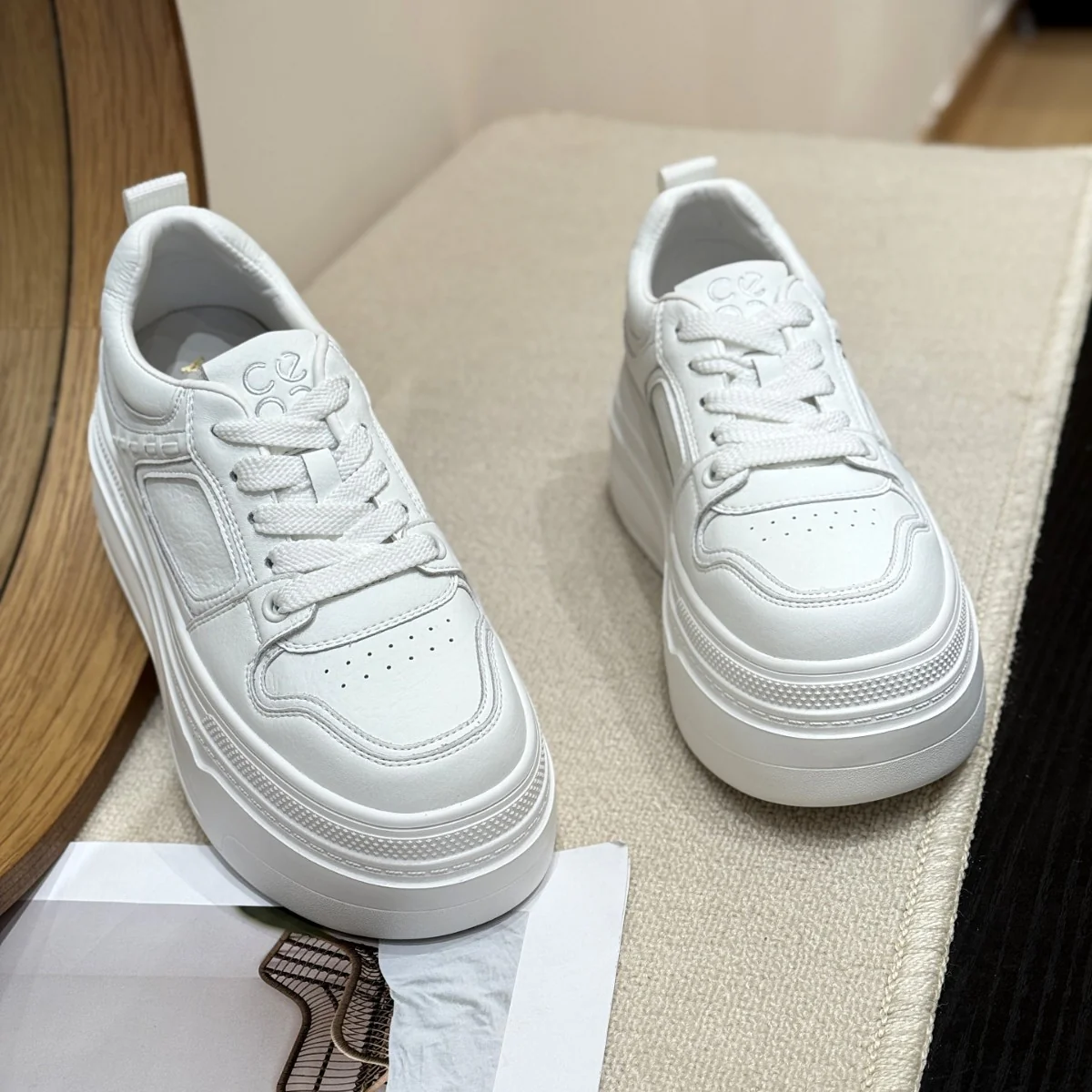 Damen Sneakers mit erhöhtem Plateau und modischem Design Heidi Mode - Image 4