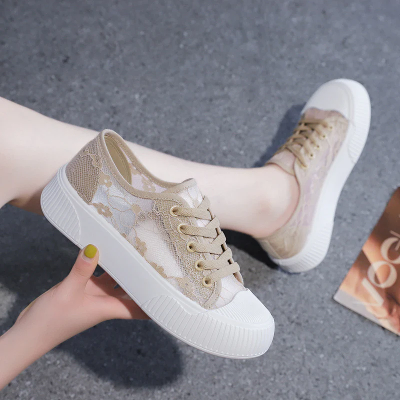 Damen Sneakers mit floralen Spitzenapplikationen und luftiger Netzstruktur Heidi Mode - Image 4