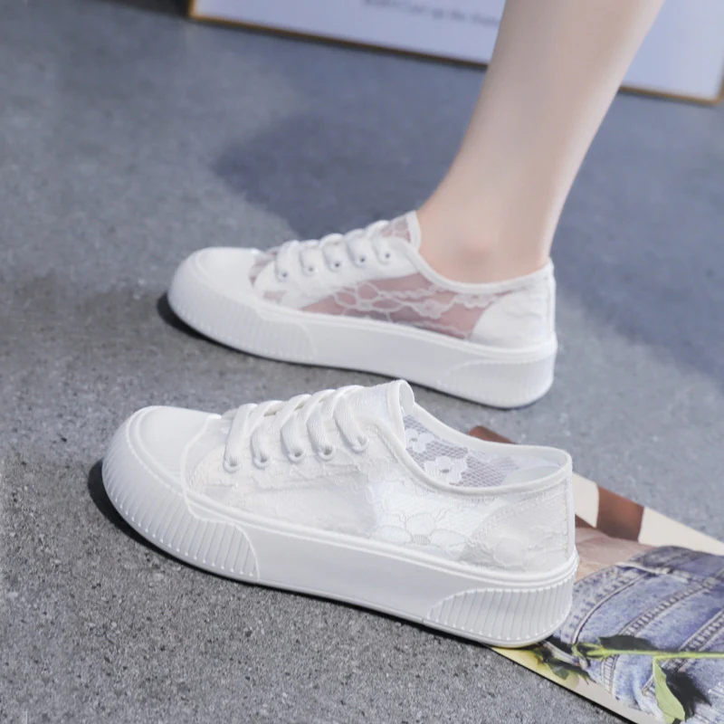 Damen Sneakers mit floralen Spitzenapplikationen und luftiger Netzstruktur Heidi Mode - Image 6