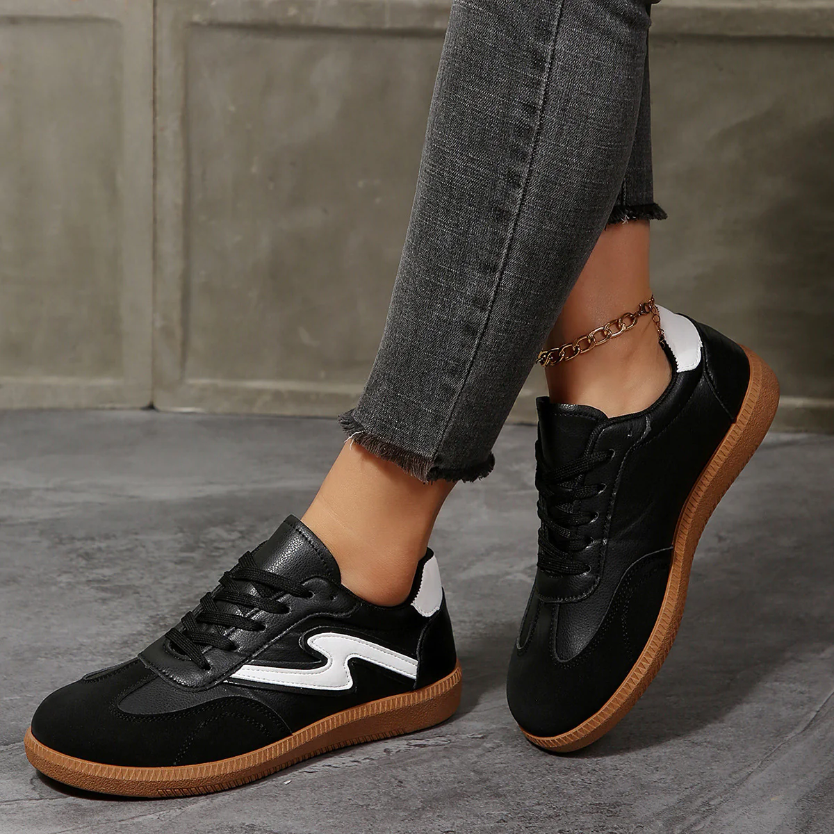 Damen Sneakers mit gepolsterter Innensohle und rutschfester Laufsohle Heidi Mode - Image 2
