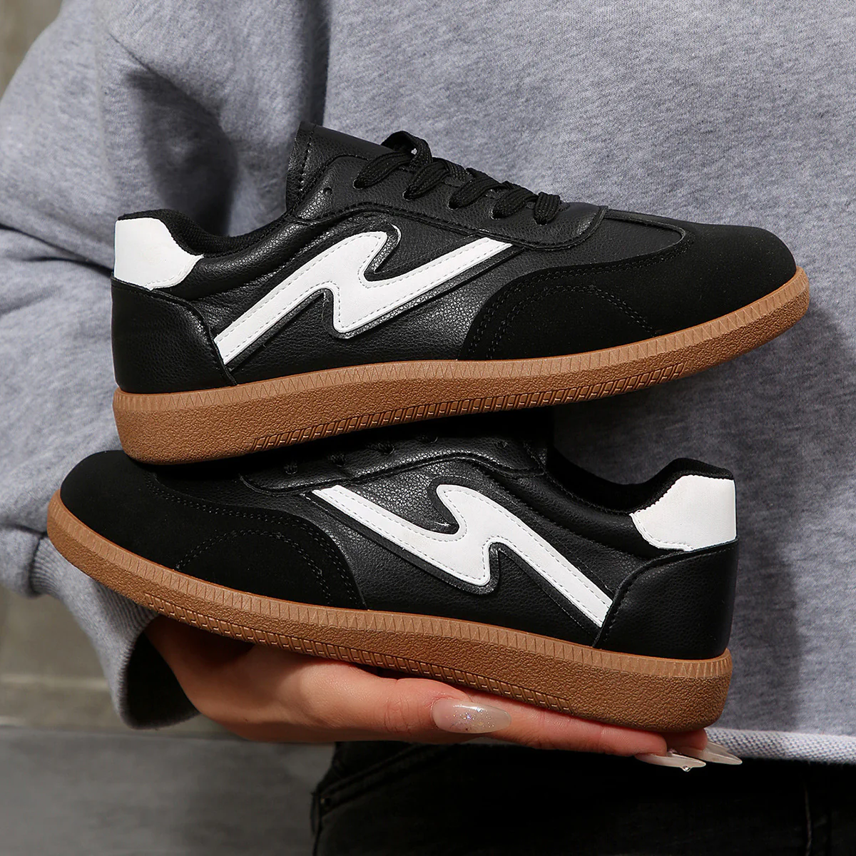 Damen Sneakers mit gepolsterter Innensohle und rutschfester Laufsohle Heidi Mode - Image 4