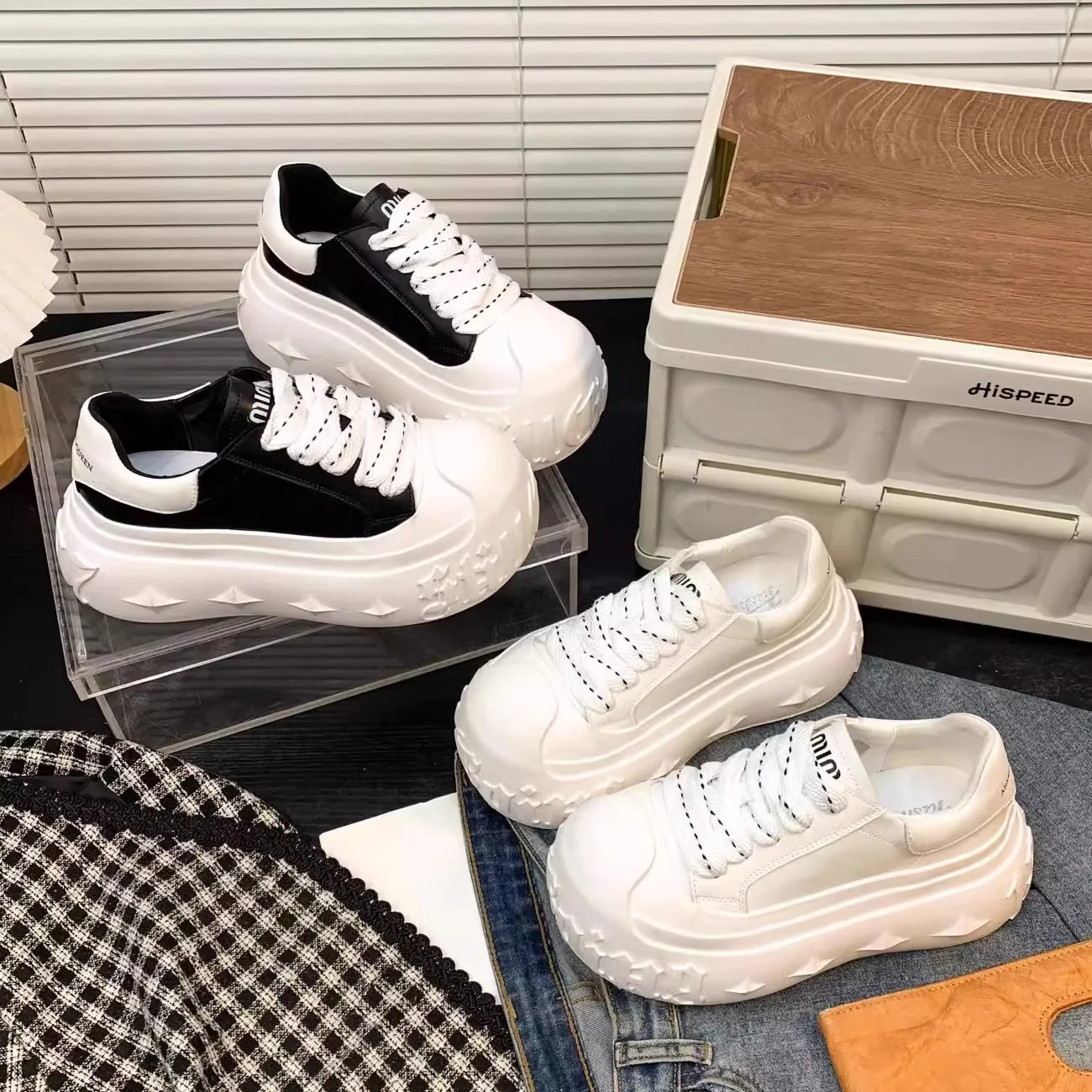 Damen Sneakers mit gesteigertem Plateau-Design und modischer Ziersteppung Heidi Mode - Image 3