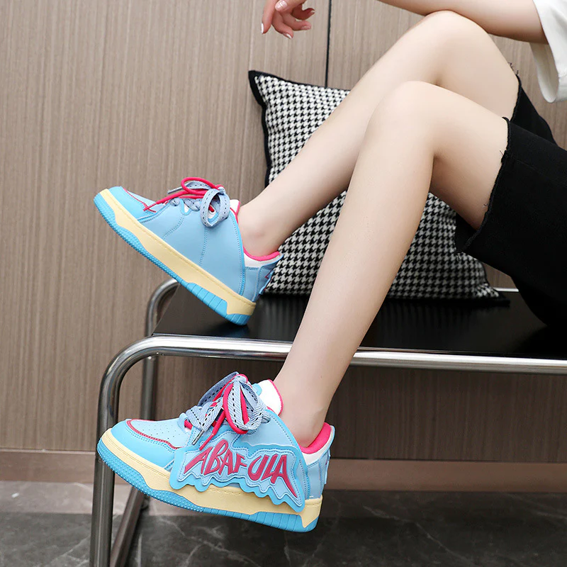 Damen Sneakers mit glänzenden Akzenten und einzigartigem Design Heidi Mode - Image 3