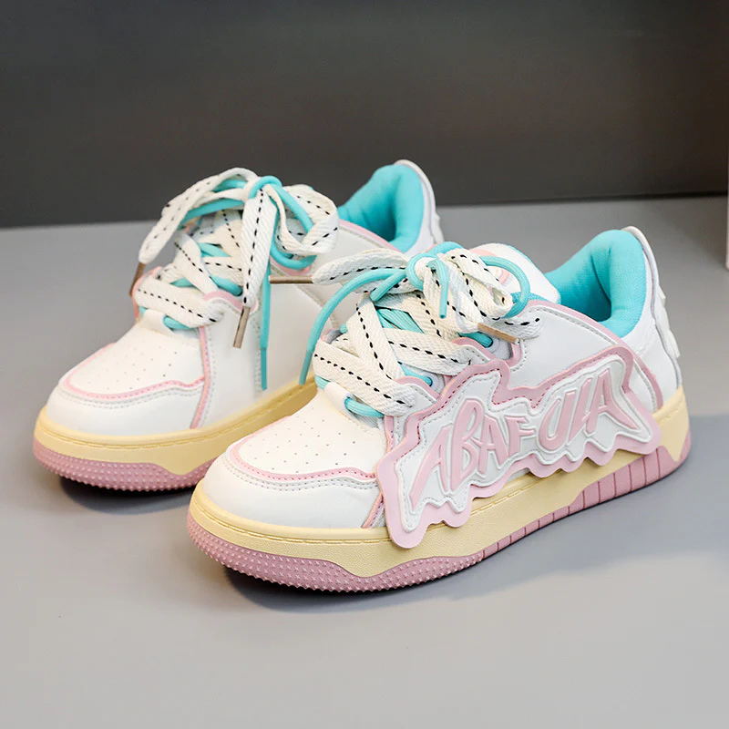 Damen Sneakers mit glänzenden Akzenten und einzigartigem Design Heidi Mode - Image 7