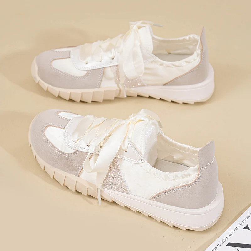 Damen Sneakers mit glänzenden Schnürsenkeln und atmungsaktivem Mesh-Obermaterial Heidi Mode - Image 2