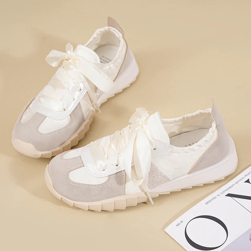 Damen Sneakers mit glänzenden Schnürsenkeln und atmungsaktivem Mesh-Obermaterial Heidi Mode - Image 9