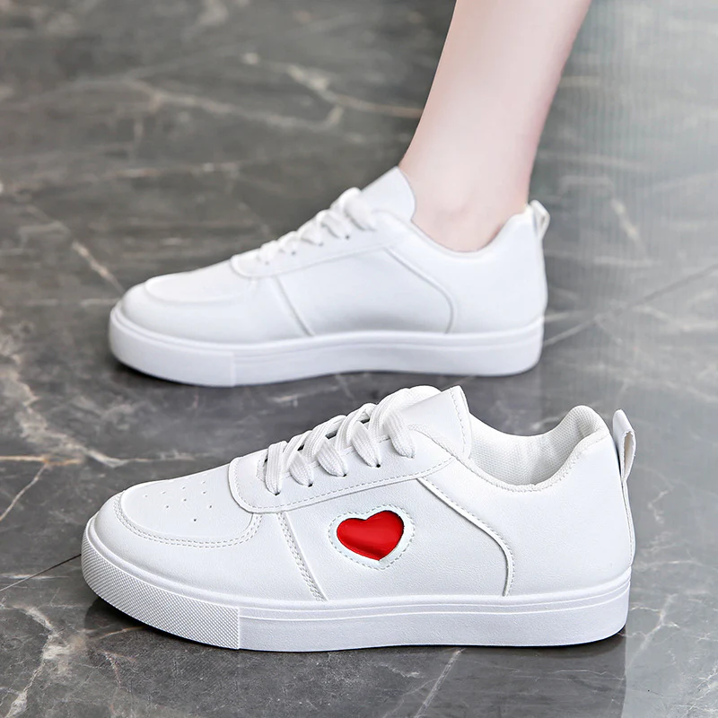 Damen Sneakers mit Herzdetails und komfortabler Dämpfung Heidi Mode - Image 4