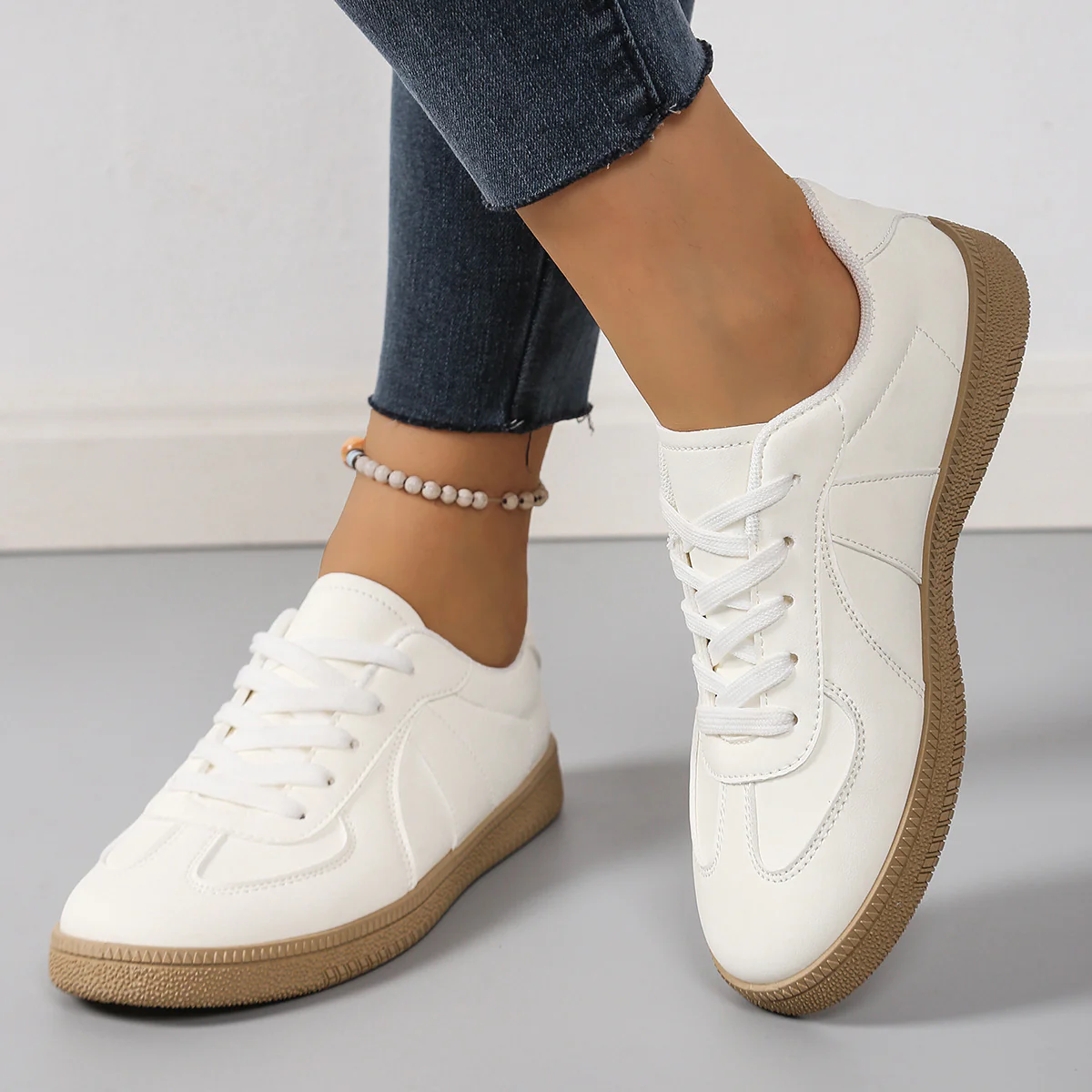 Damen Sneakers mit klassischer Schnürung und rutschfester Sohle Heidi Mode - Image 3