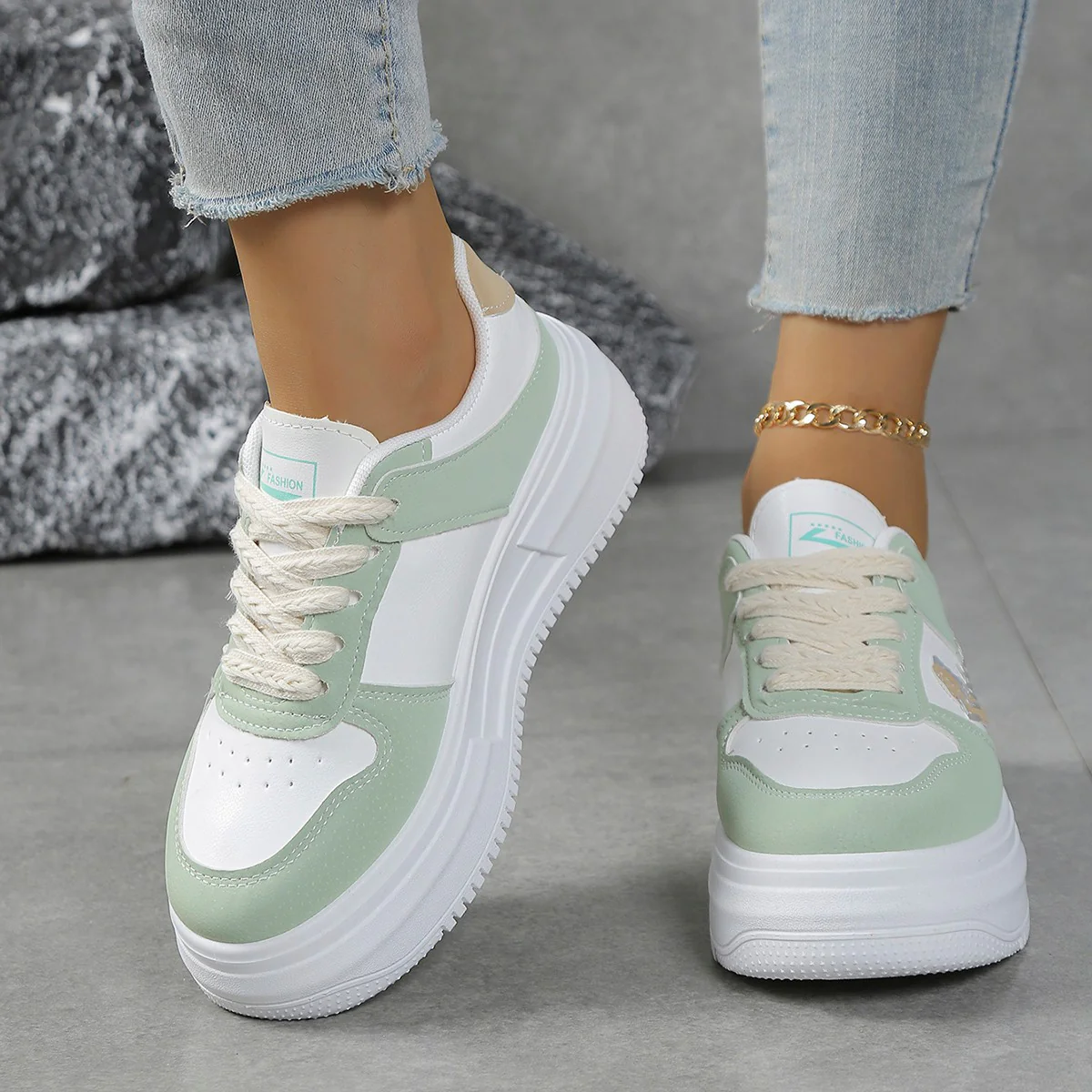 Damen Sneakers mit Komfort-Plateausohle und modischen Details Heidi Mode - Image 2