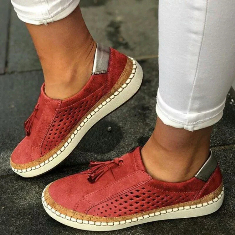 Damen Sneakers mit perforierter Oberfläche und dekorativen Quasten Heidi Mode - Image 7