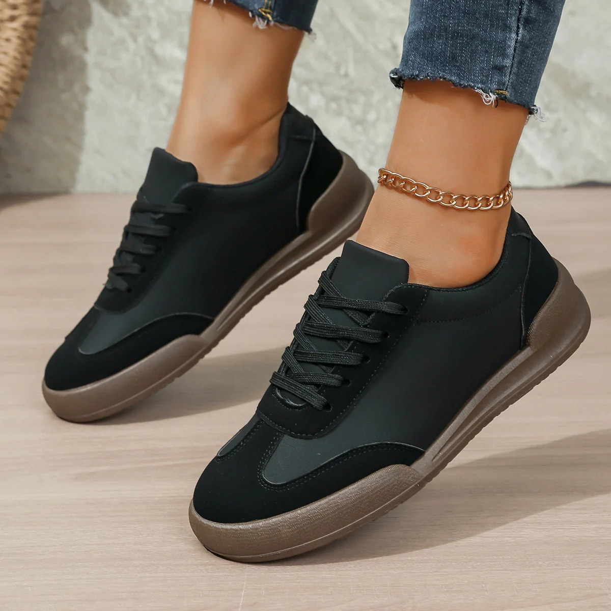 Damen Sneakers mit rutschfester Laufsohle und atmungsaktiver Konstruktion Heidi Mode - Image 2
