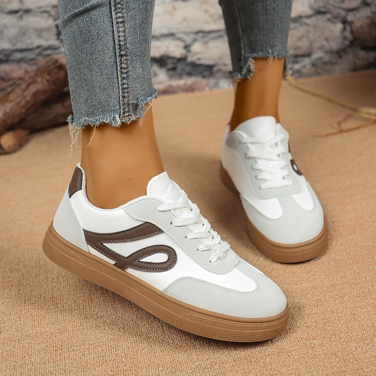Damen Sneakers mit sportlichem Design und gepolsterter Sohle Heidi Mode - Image 3