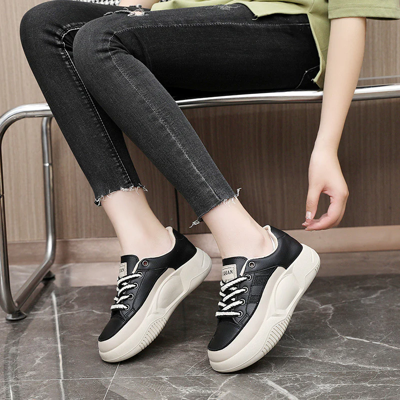 Damen Sneakers mit strukturiertem Obermaterial und rutschfester Sohle Heidi Mode - Image 3