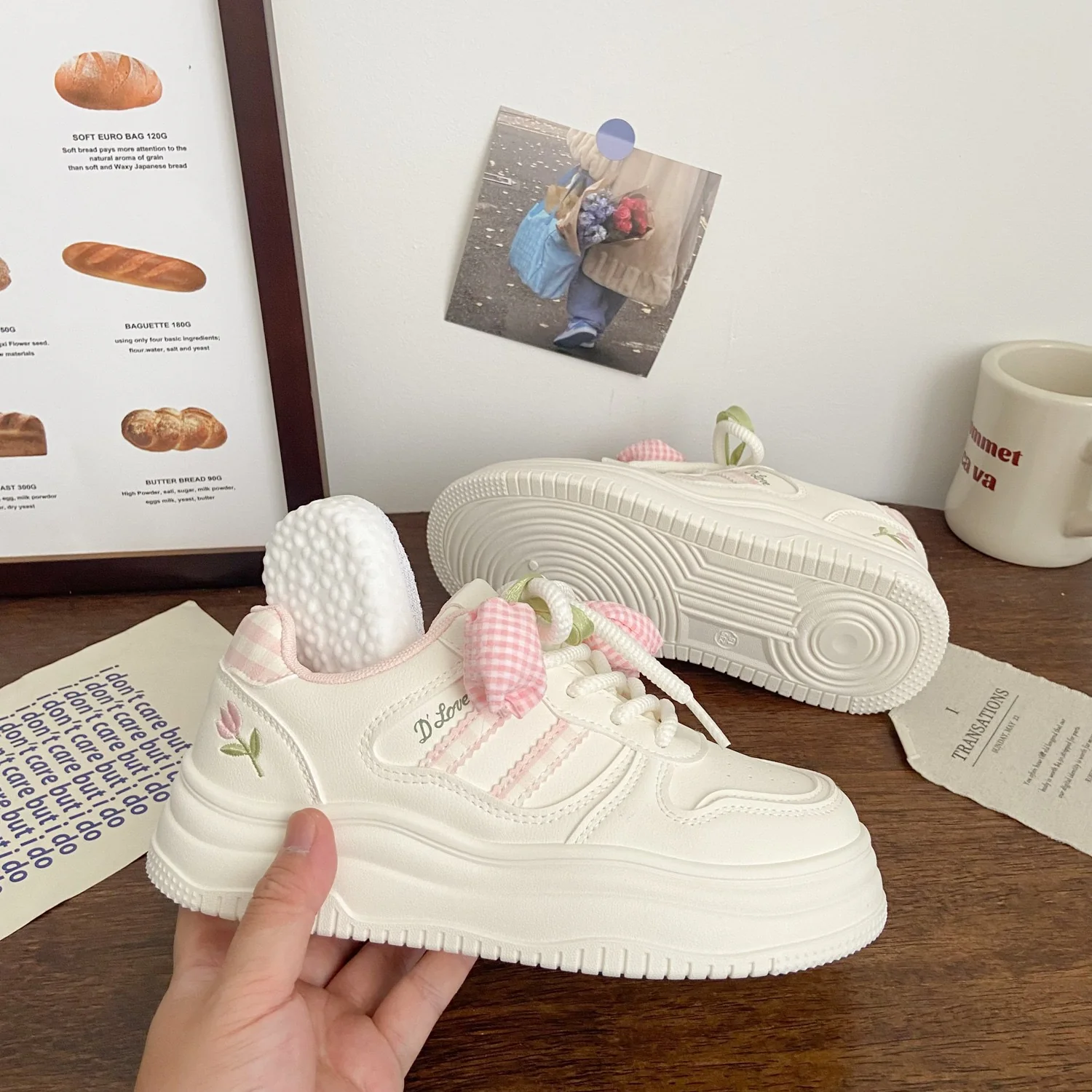 Damen Sneakers mit verspieltem Blumenmotiv und gepolsterter Laufsohle Heidi Mode - Image 2