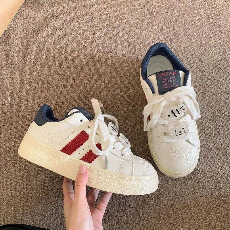 Damen Sneakers mit verspieltem Design und bequemer Sohle Heidi Mode - Image 4