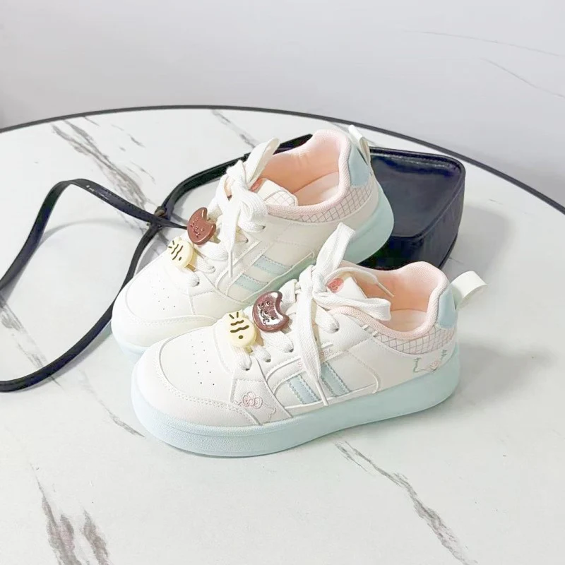 Damen Sneakers mit verspieltem Design und modischen Details Heidi Mode - Image 2