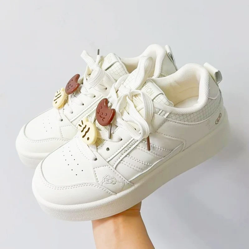 Damen Sneakers mit verspieltem Design und modischen Details Heidi Mode - Image 4