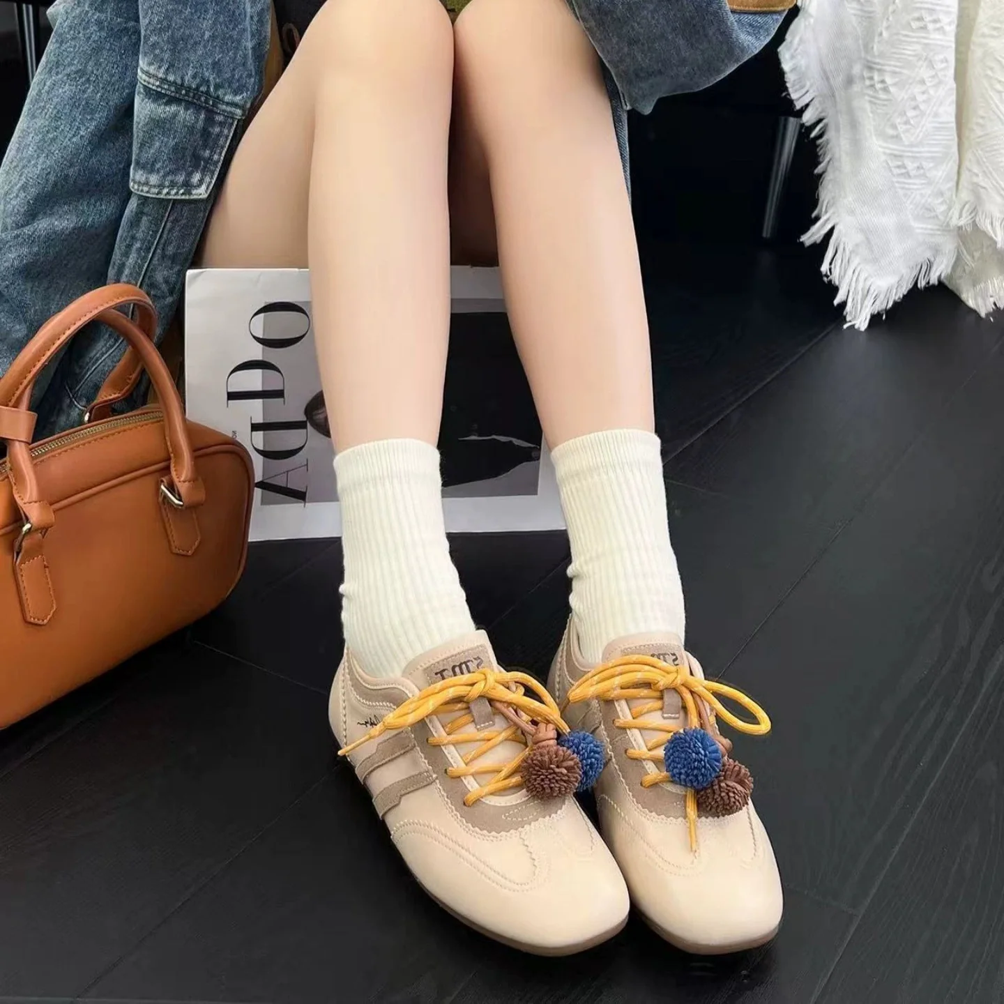 Damen Sneakers mit verspieltem Pompon-Design und bequemer Sohle Heidi Mode - Image 3