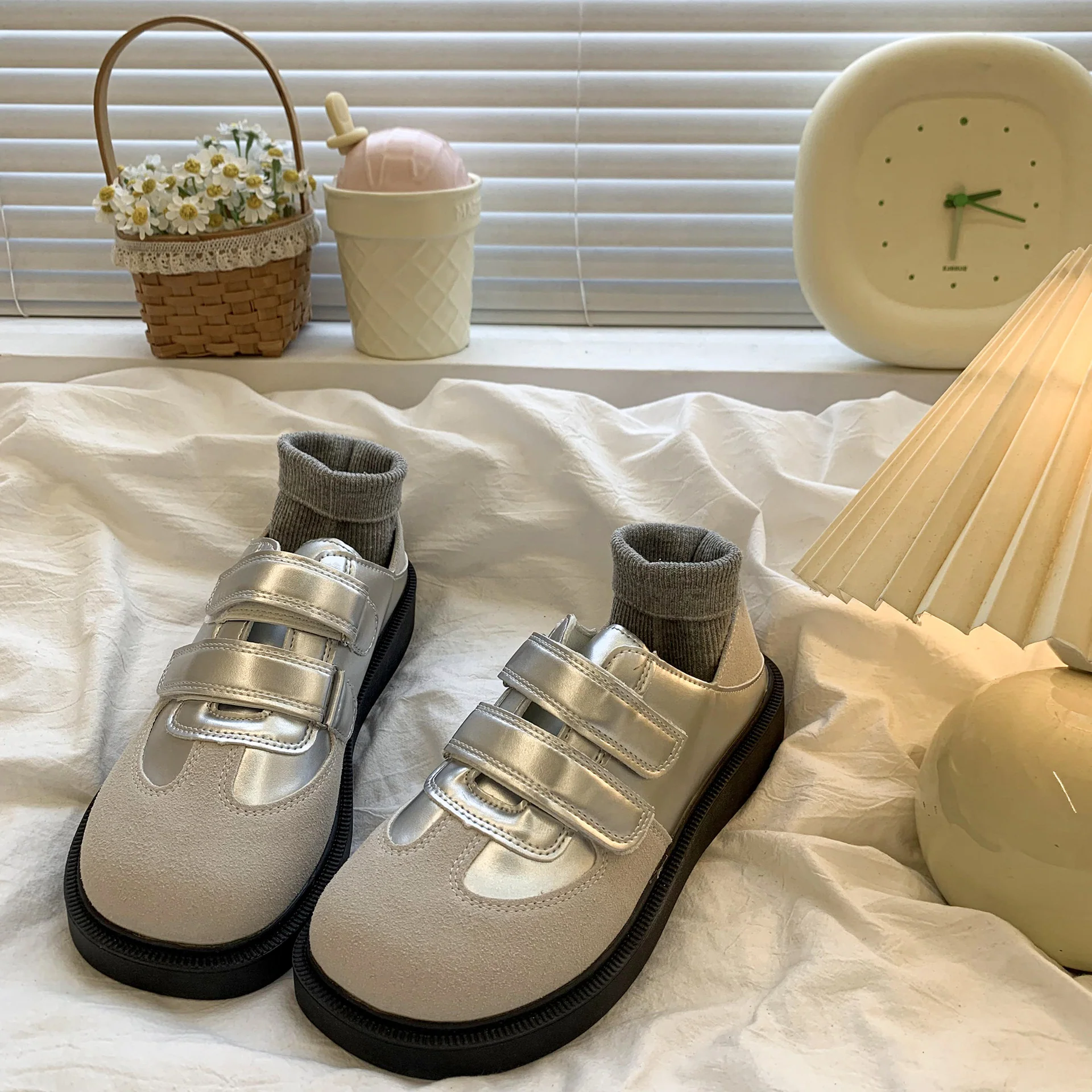 Damen Sneakers mit verstellbarem Klettverschluss und bequemem Fußbett Heidi Mode - Image 3