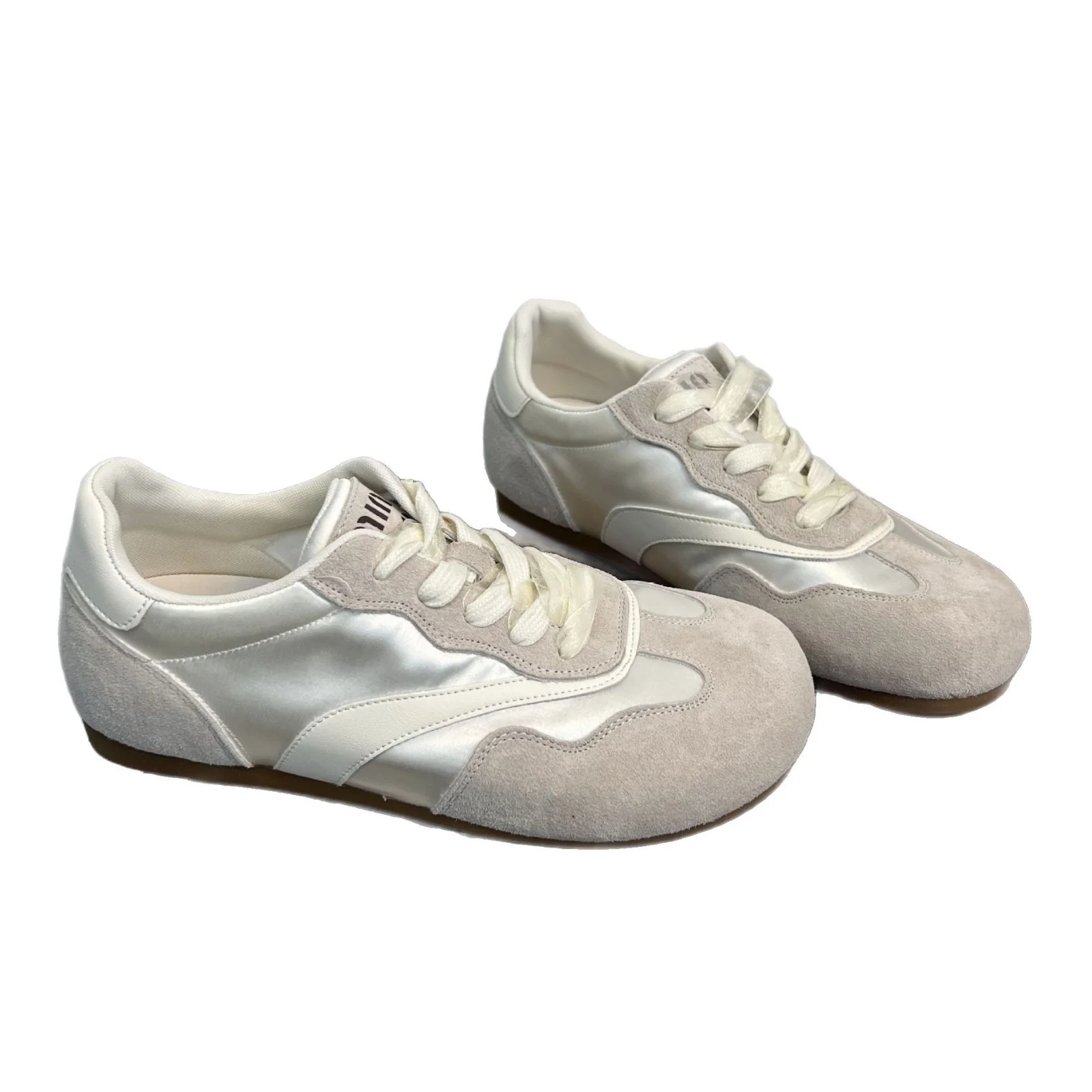 Damen Sneakers mit weichem Wildleder und glänzender Satin-Oberfläche Heidi Mode - Image 5
