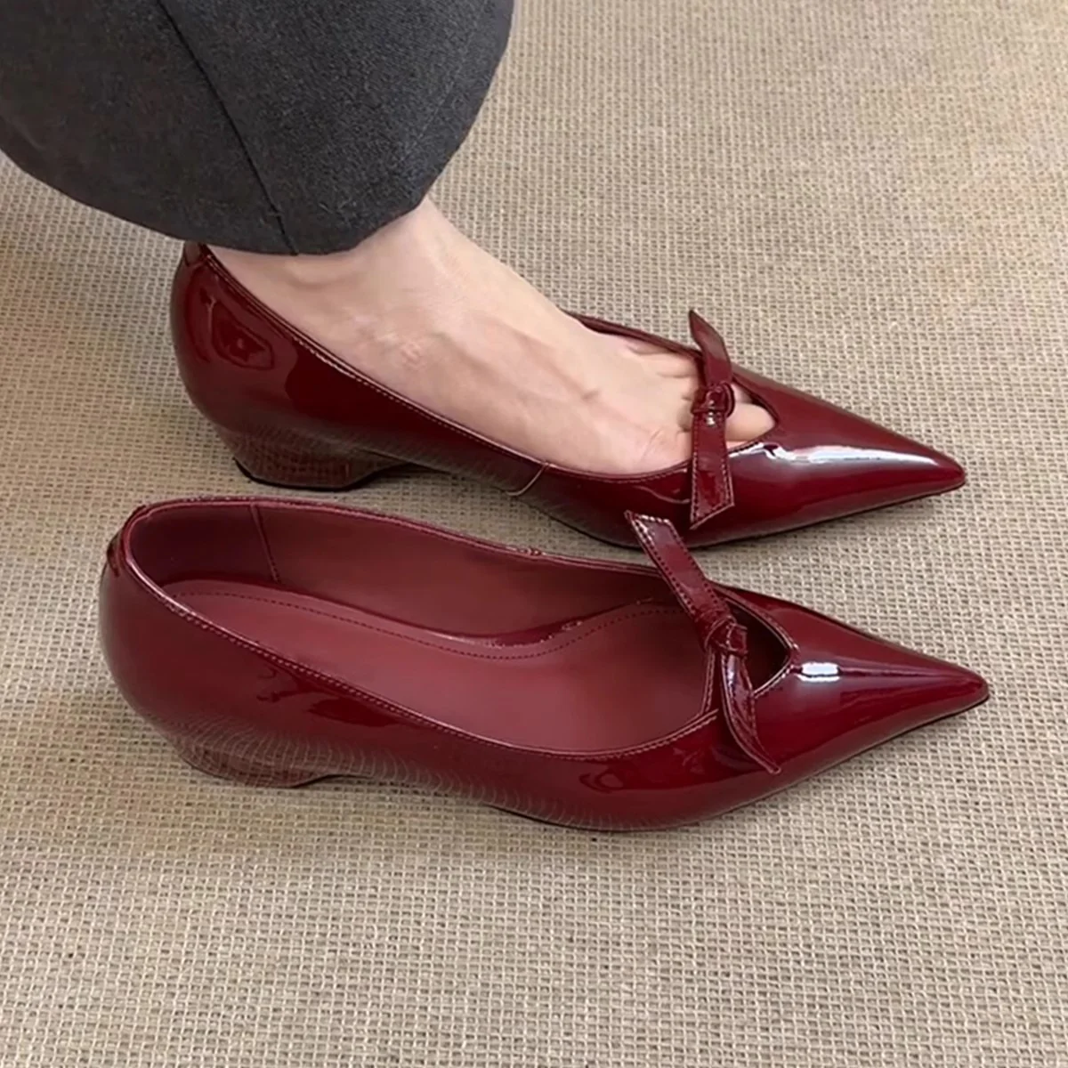 Damen spitze Ballerinas mit schickem Schleifen-Detail und komfortablem Blockabsatz Heidi Mode - Image 7