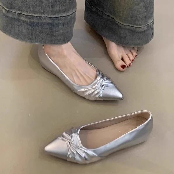 Damen spitze Pumps mit kunstvollem Knoten aus feinem Satin Heidi Mode - Image 3