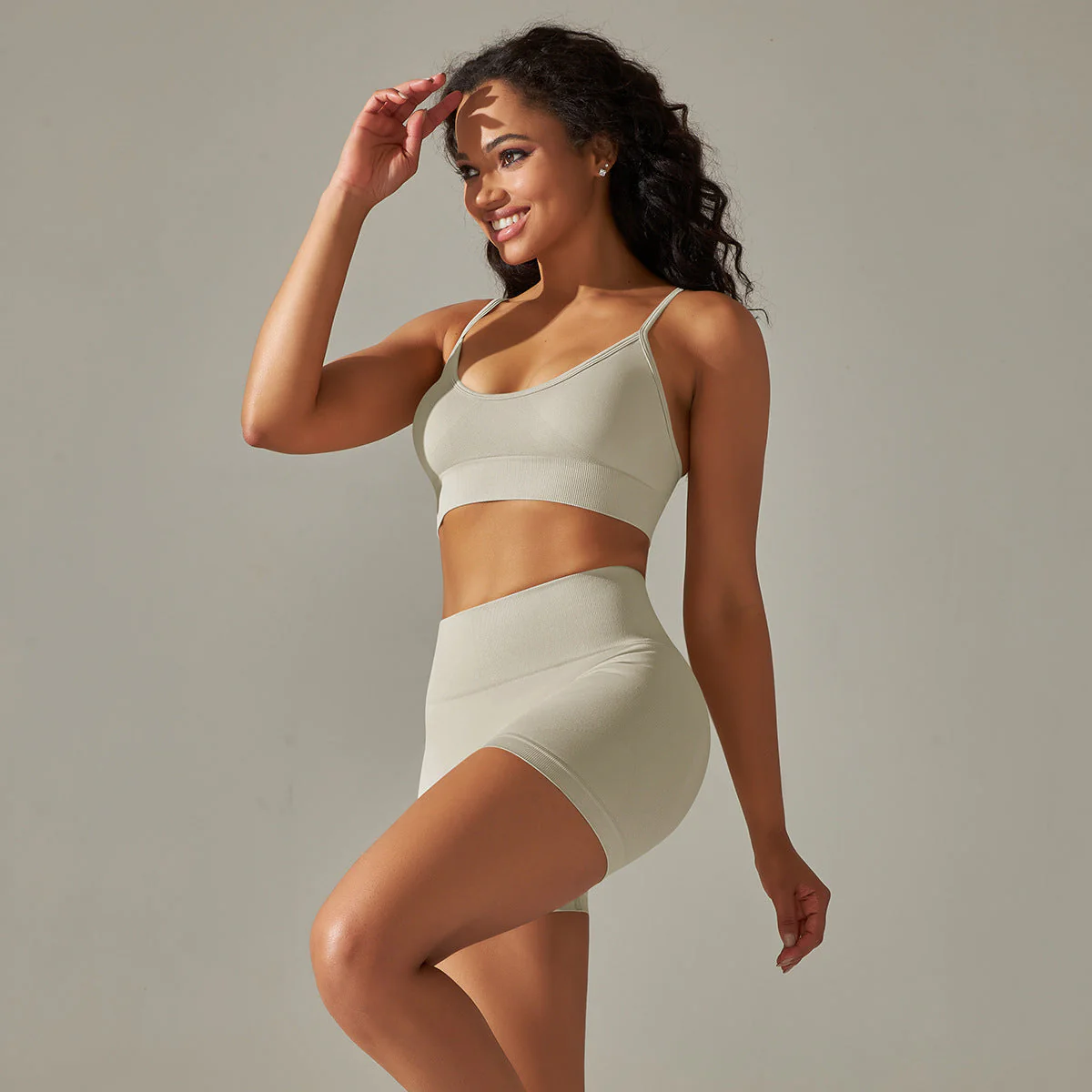 Damen Sport-Bh und Shorts-Set Heidi-Mode - Image 2