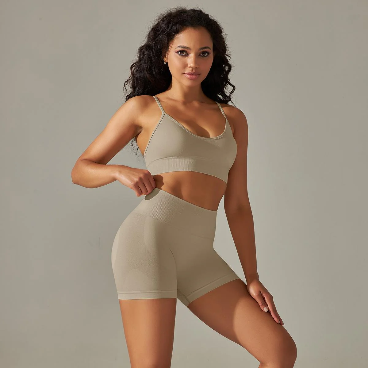 Damen Sport-Bh und Shorts-Set Heidi-Mode - Image 8