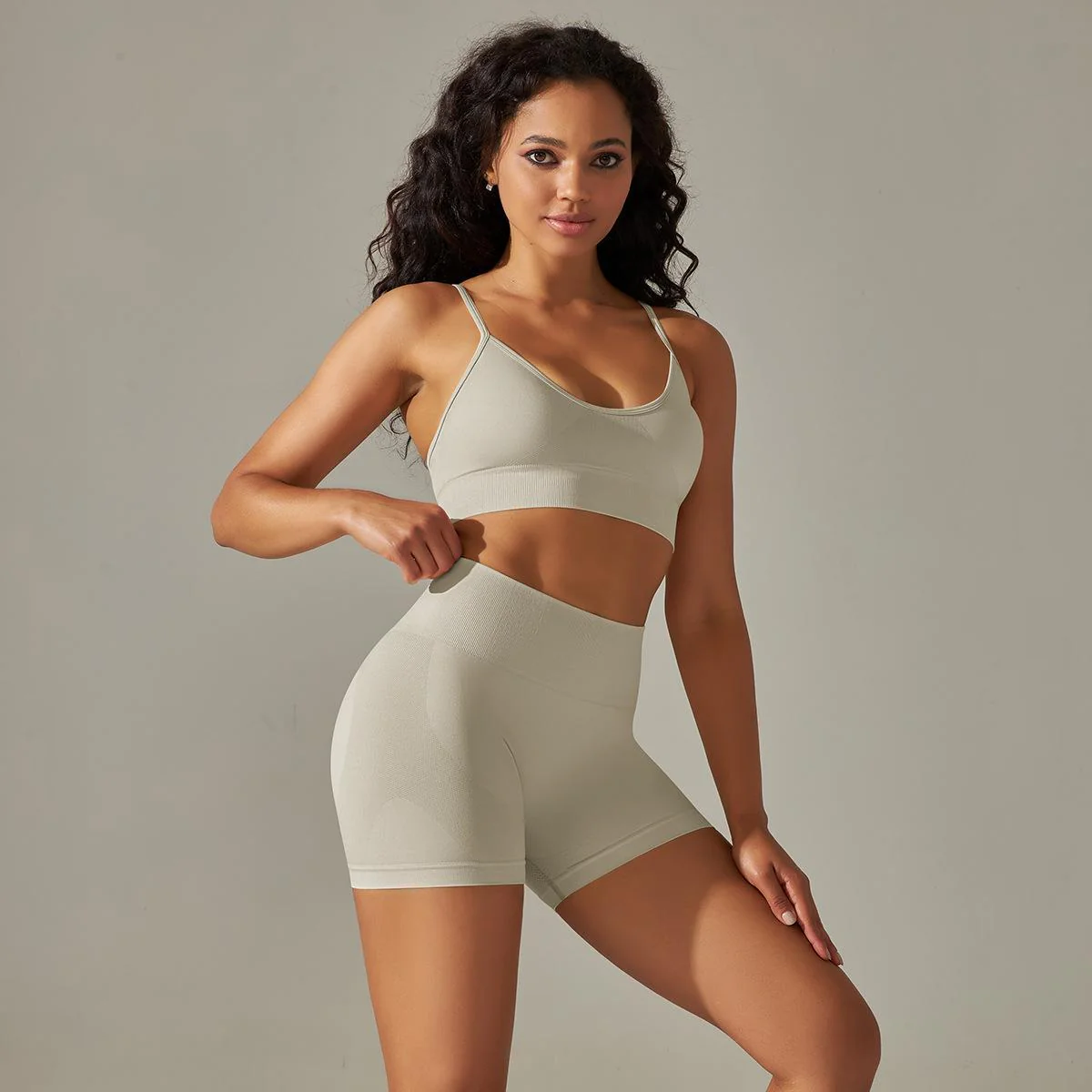 Damen Sport-Bh und Shorts-Set Heidi-Mode - Image 9