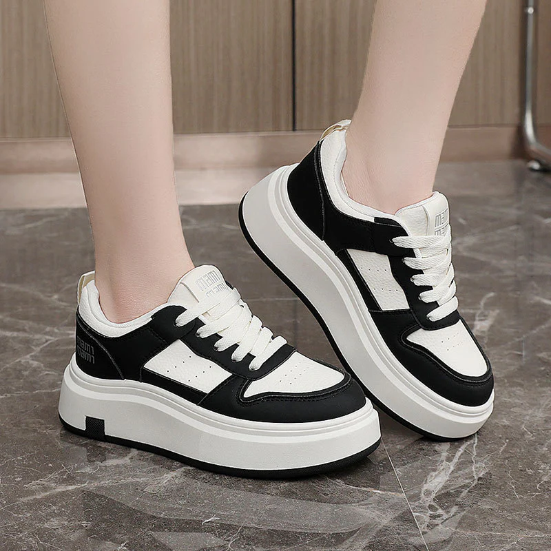 Damen sportive Plateau Sneakers mit atmungsaktivem Design und dämpfender Sohle Heidi Mode - Image 3