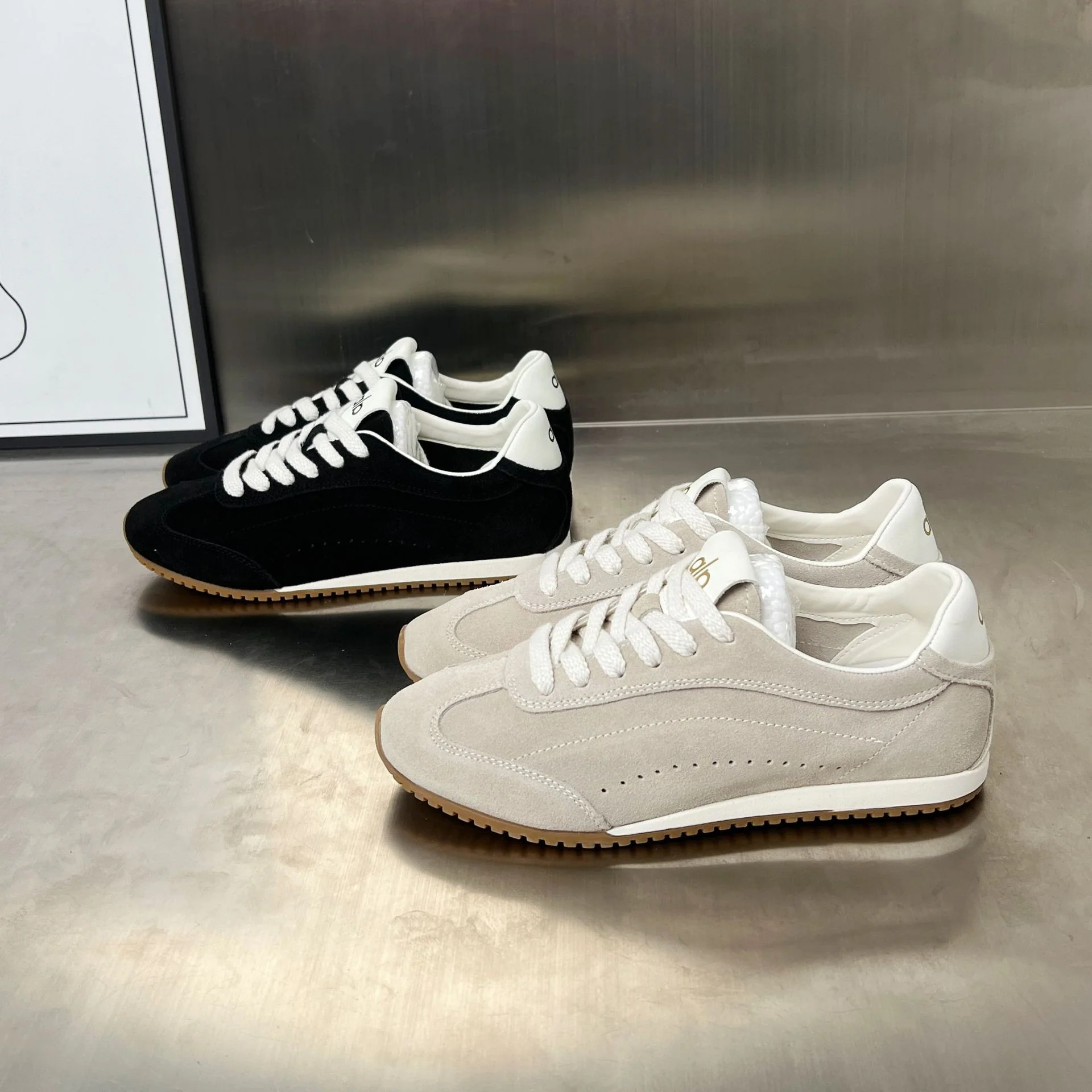 Damen Sportive Sneakers aus hochwertigem Wildleder mit rutschfester Sohle Heidi Mode - Image 3