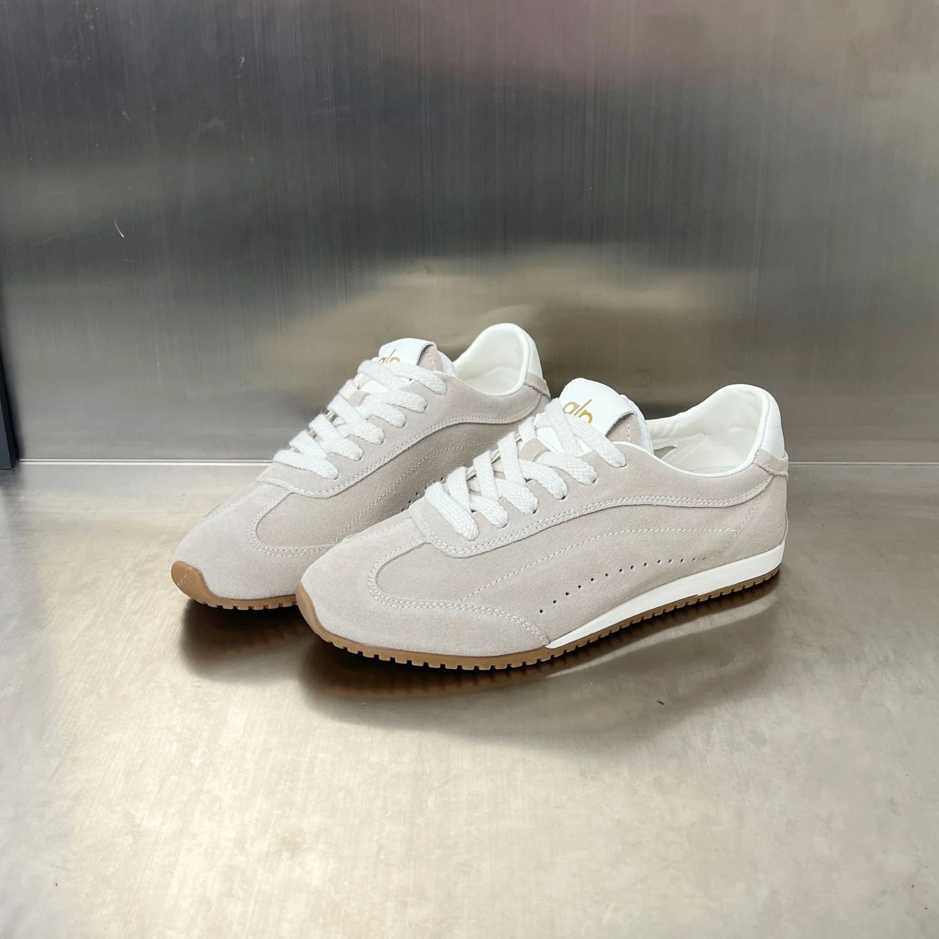 Damen Sportive Sneakers aus hochwertigem Wildleder mit rutschfester Sohle Heidi Mode - Image 7