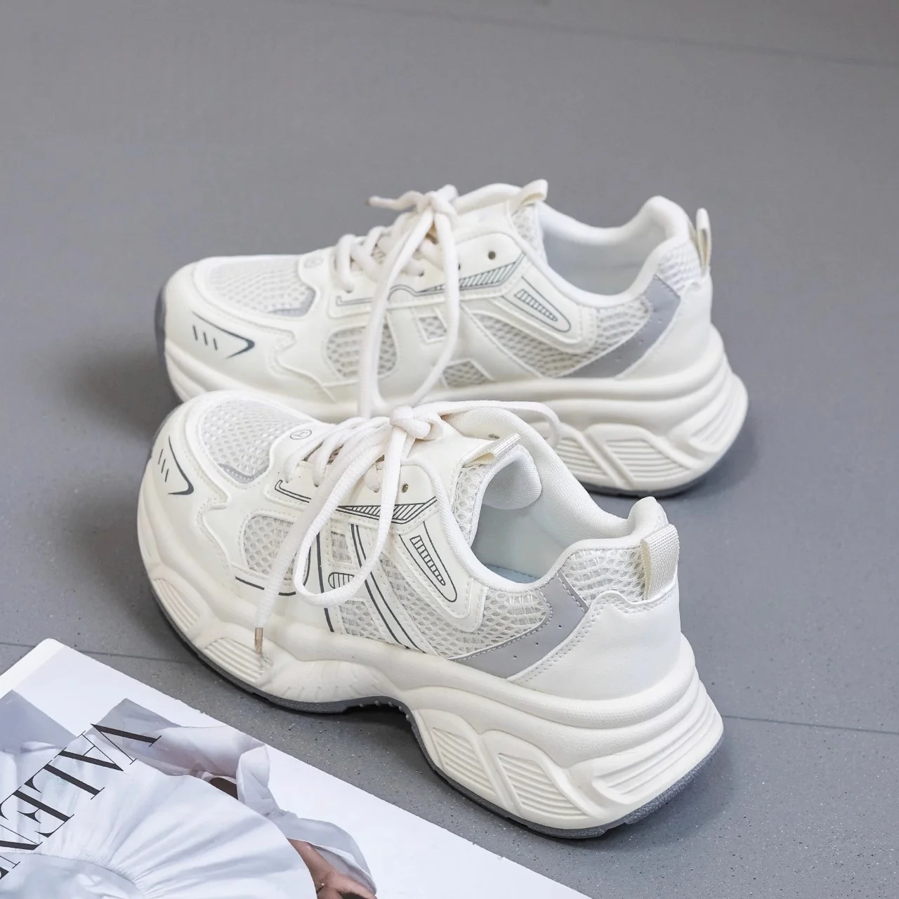 Damen Sportliche Atmungsaktive Sneakers mit gepolsterter Sohle und rutschfester Außensohle Heidi Mode - Image 7