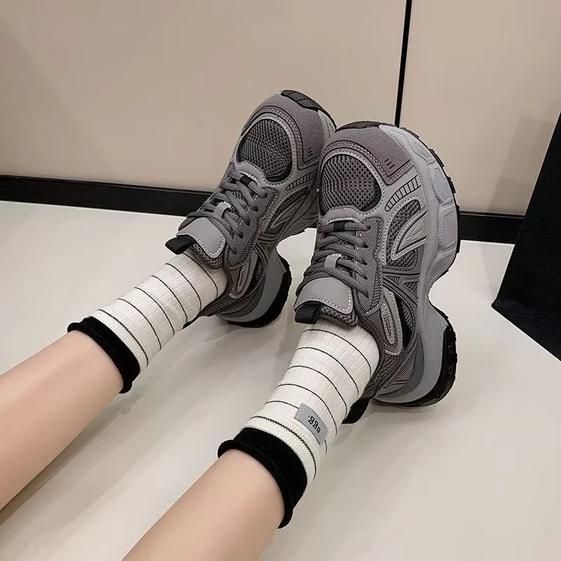 Damen Sportliche Atmungsaktive Sneakers mit gepolsterter Sohle und rutschfester Außensohle Heidi Mode - Image 8