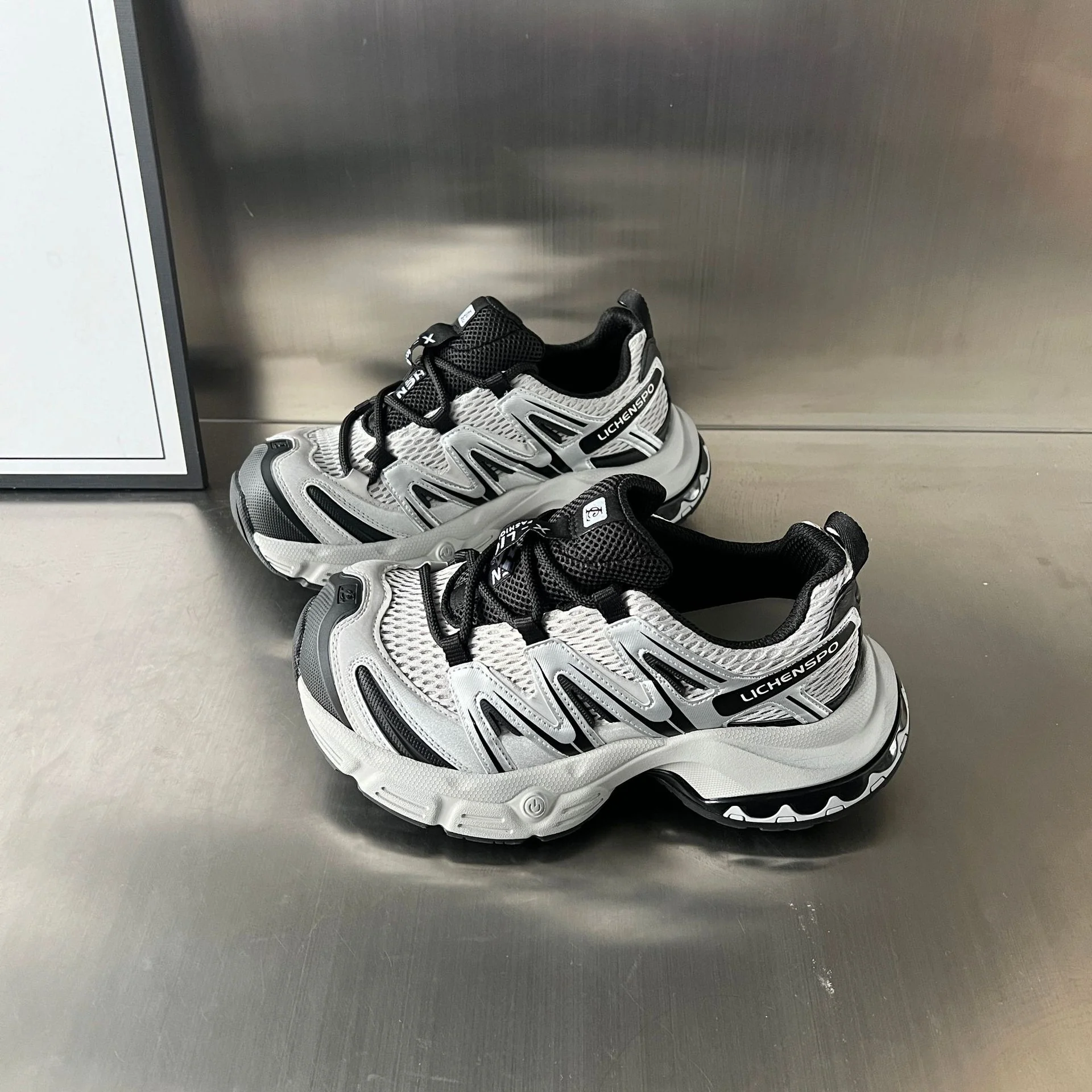 Damen Sportliche Atmungsaktive Sneakers mit innovativer Dämpfungstechnologie Heidi Mode - Image 2