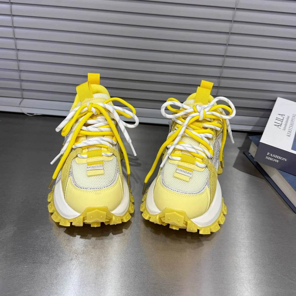 Damen Sportliche Chunky-Sneaker mit dicker Plattform und atmungsaktiver Oberflächenstruktur Heidi Mode - Image 2