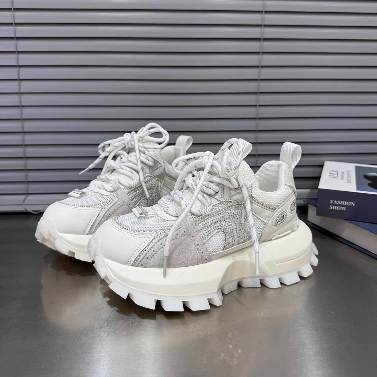 Damen Sportliche Chunky-Sneaker mit dicker Plattform und atmungsaktiver Oberflächenstruktur Heidi Mode - Image 6