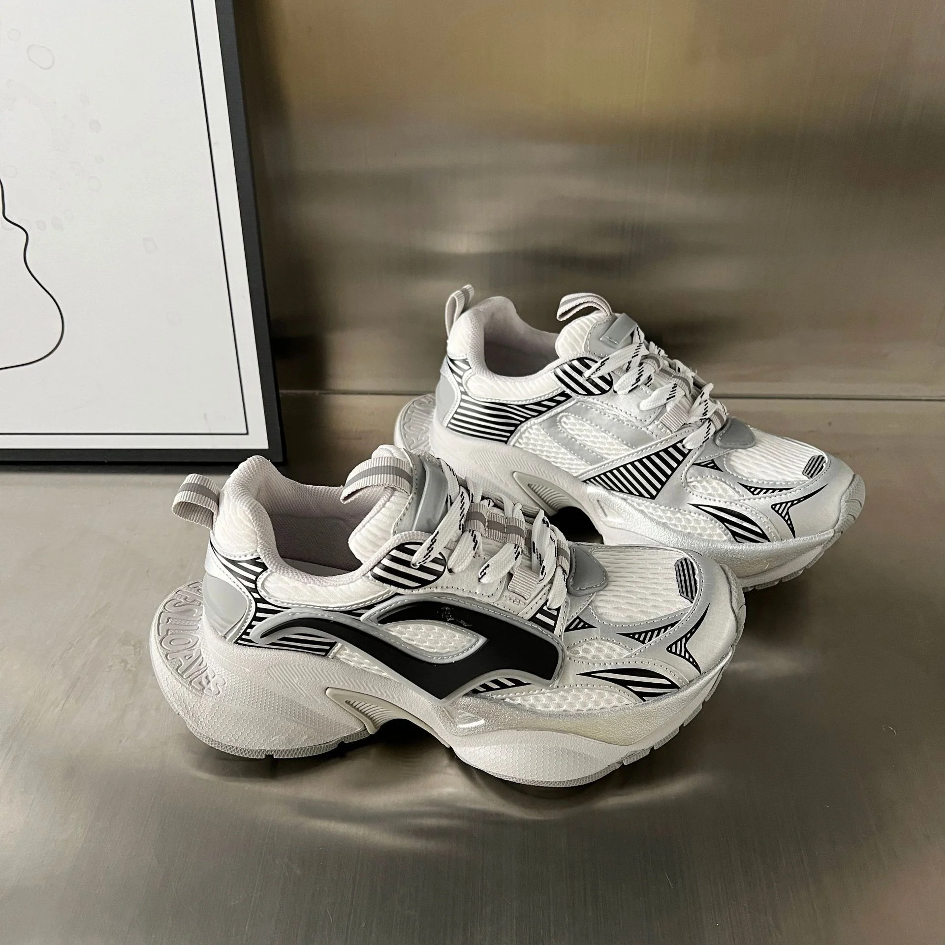Damen Sportliche Chunky Sneakers mit atmungsaktivem Mesh-Obermaterial und stabiler Sohle Heidi Mode - Image 4