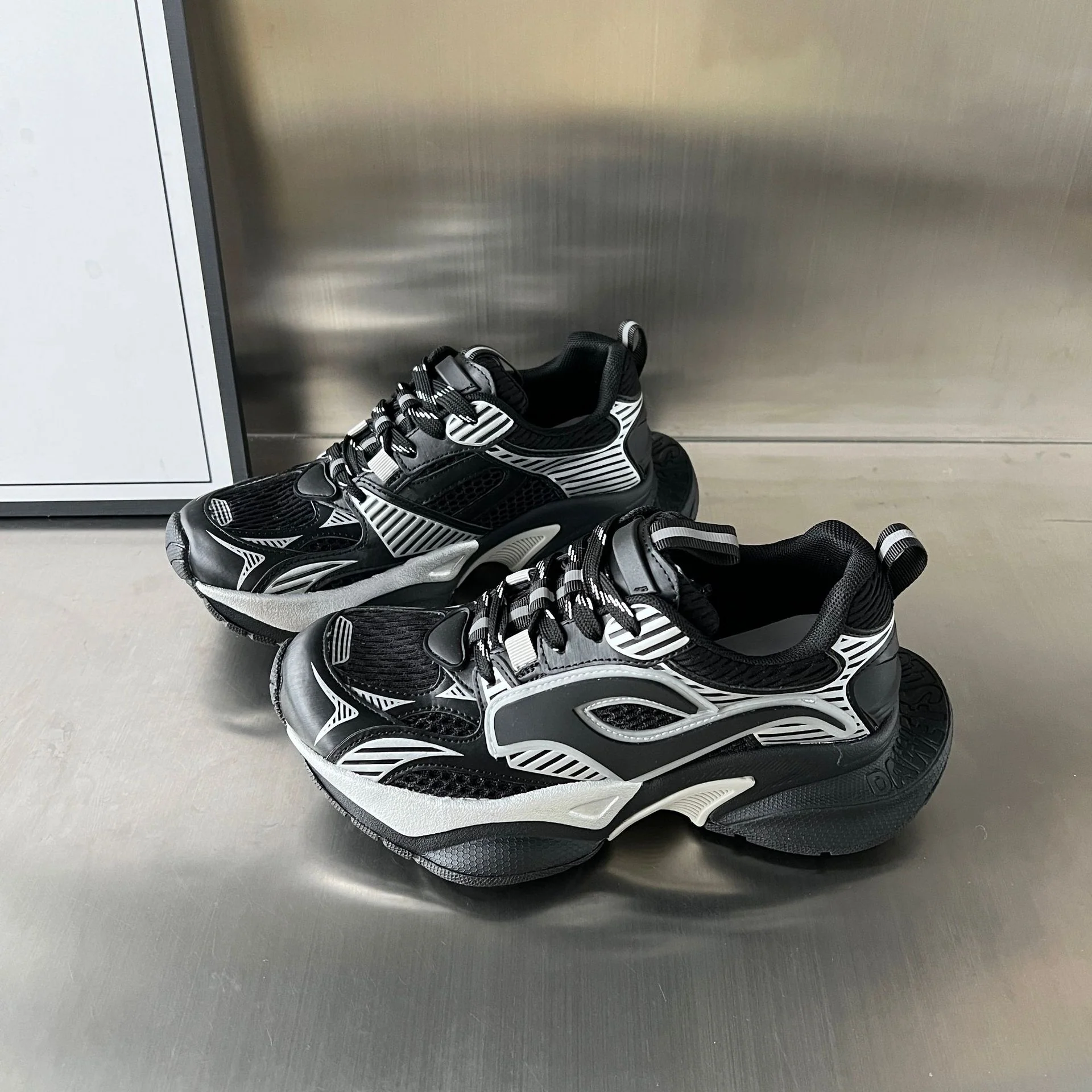 Damen Sportliche Chunky Sneakers mit atmungsaktivem Mesh-Obermaterial und stabiler Sohle Heidi Mode - Image 6