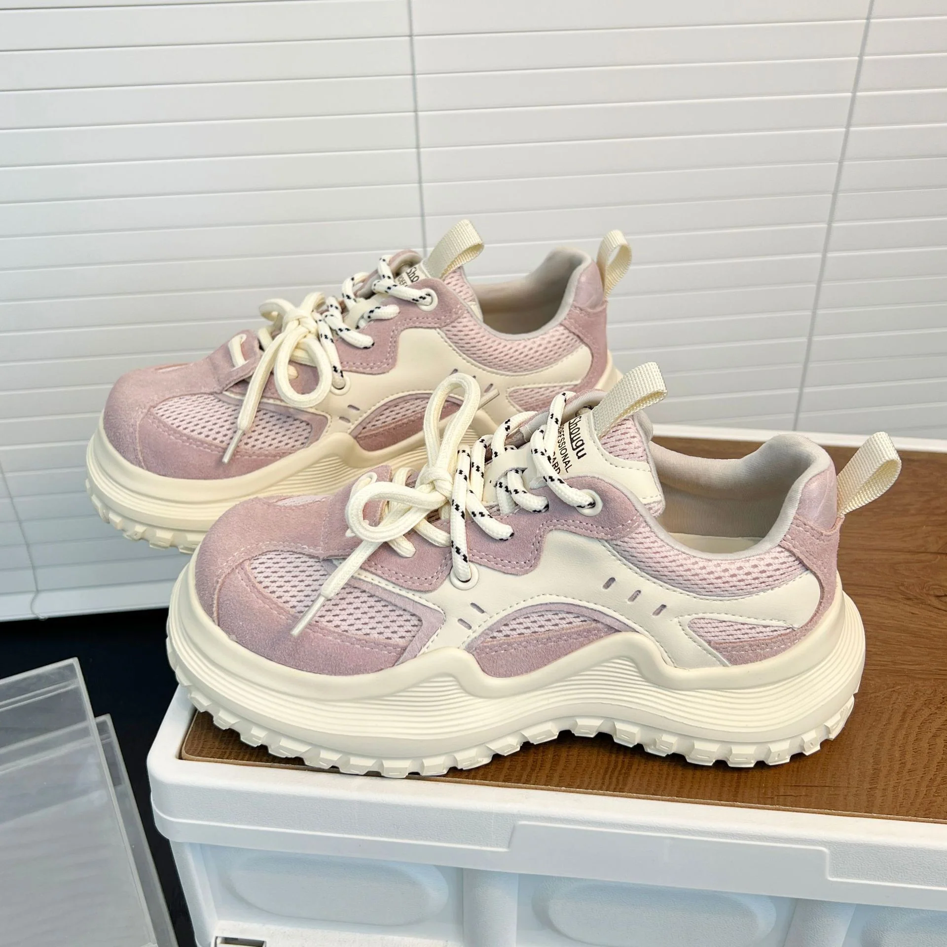 Damen Sportliche Chunky Sneakers mit atmungsaktivem Mesh und verstärktem Fersenbereich Heidi Mode - Image 3