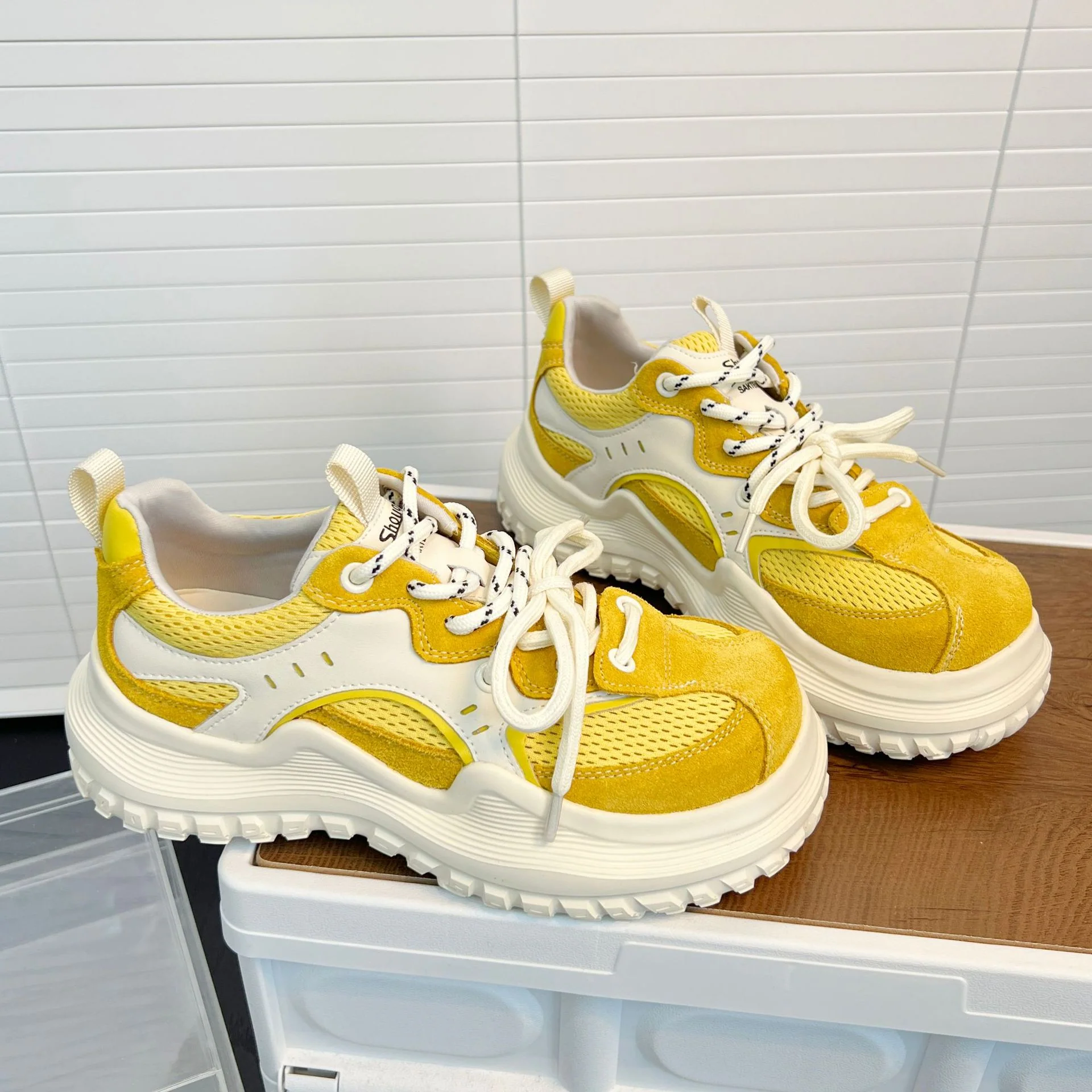 Damen Sportliche Chunky Sneakers mit atmungsaktivem Mesh und verstärktem Fersenbereich Heidi Mode - Image 5