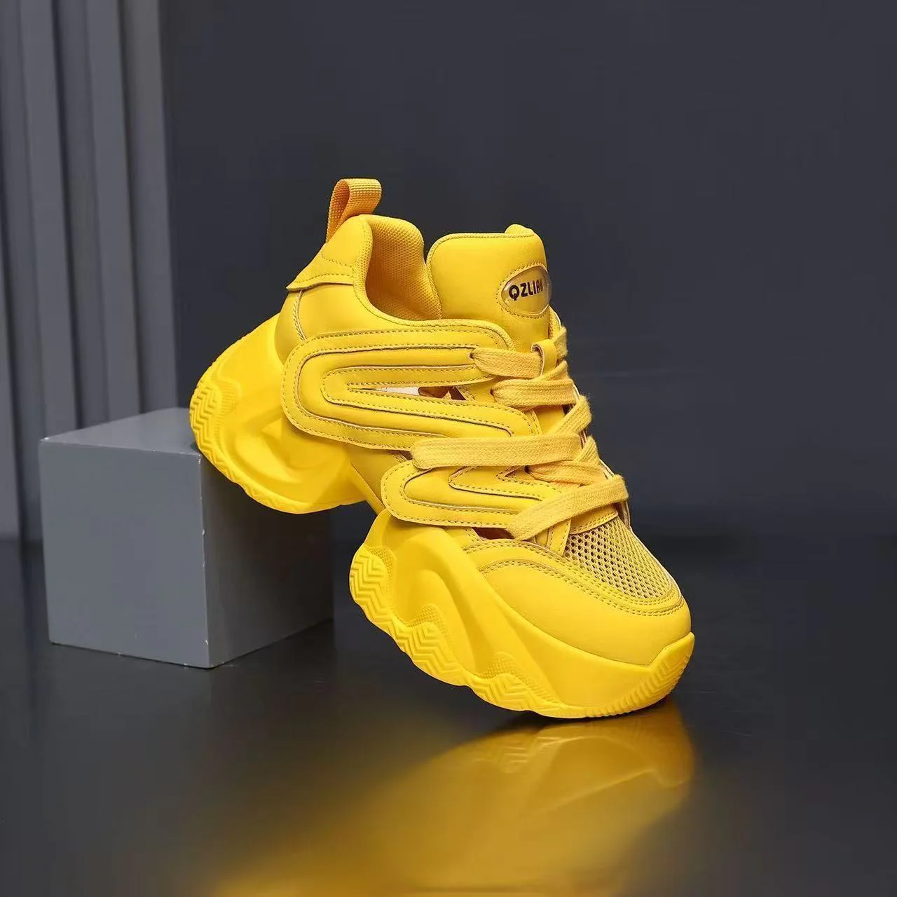 Damen Sportliche Chunky Sneakers mit atmungsaktiver Mesh-Oberfläche und innovativem Dämpfungssystem Heidi Mode - Image 2