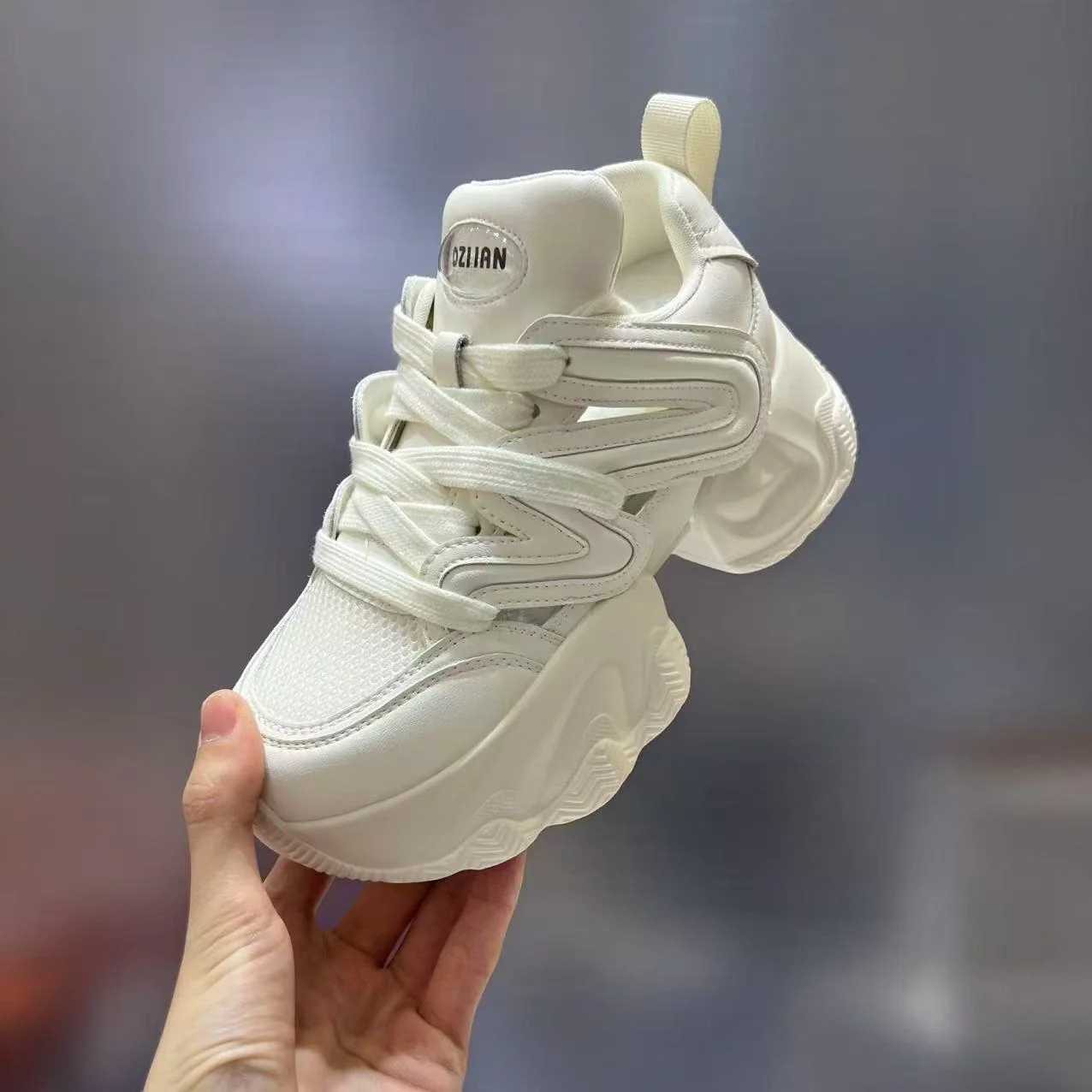 Damen Sportliche Chunky Sneakers mit atmungsaktiver Mesh-Oberfläche und innovativem Dämpfungssystem Heidi Mode - Image 3
