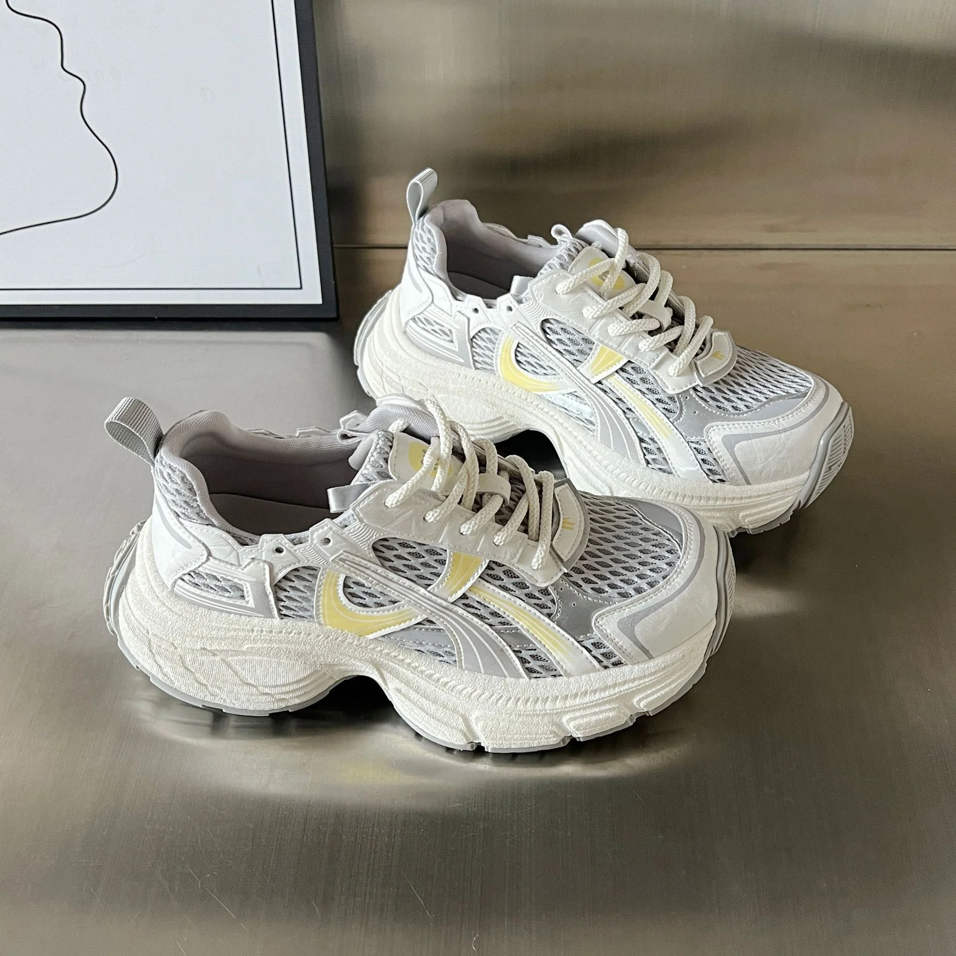 Damen Sportliche Chunky Sneakers mit atmungsaktiver Mesh-Oberfläche und stabiler Sohle Heidi Mode - Image 4